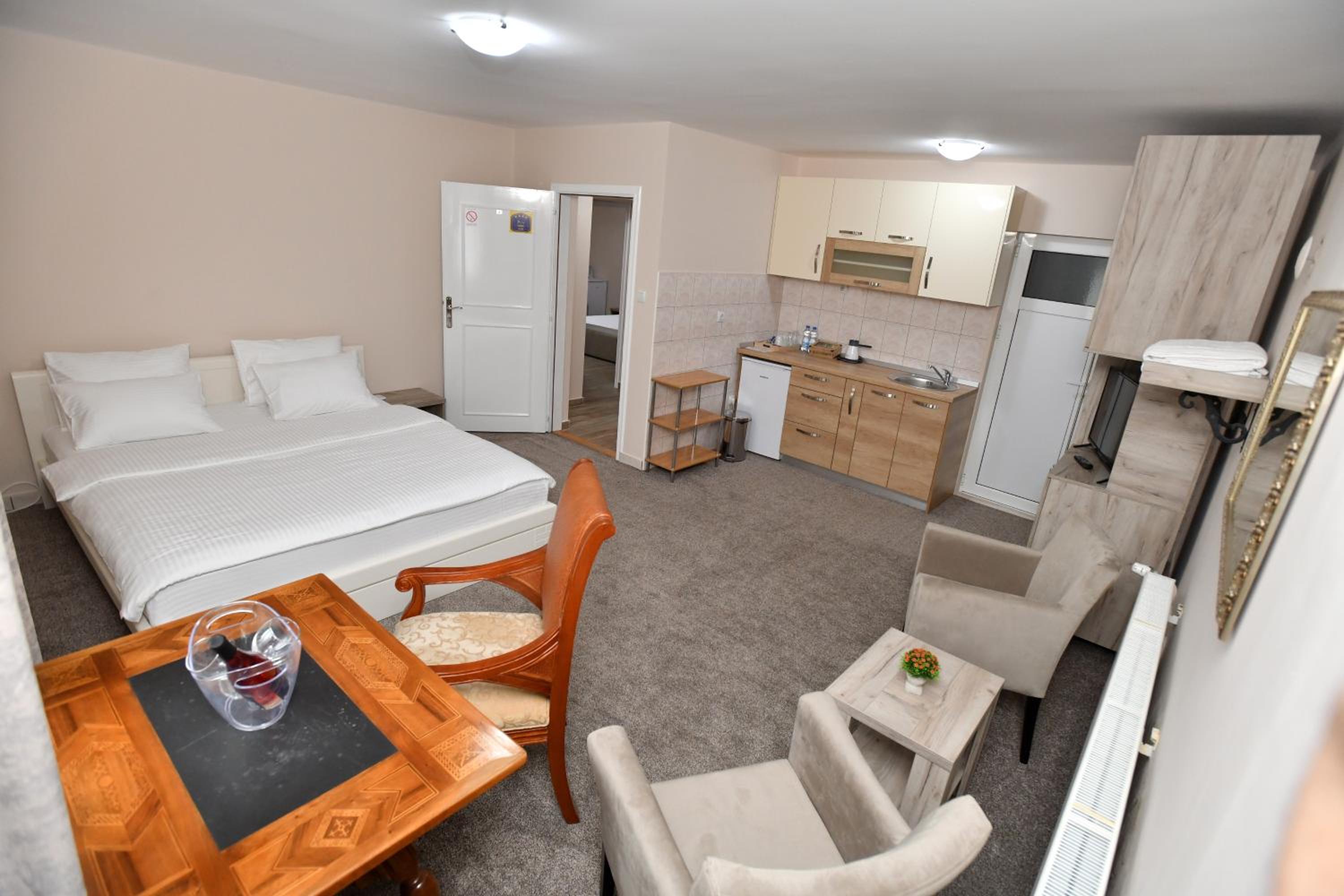 Apartment - Photo 2