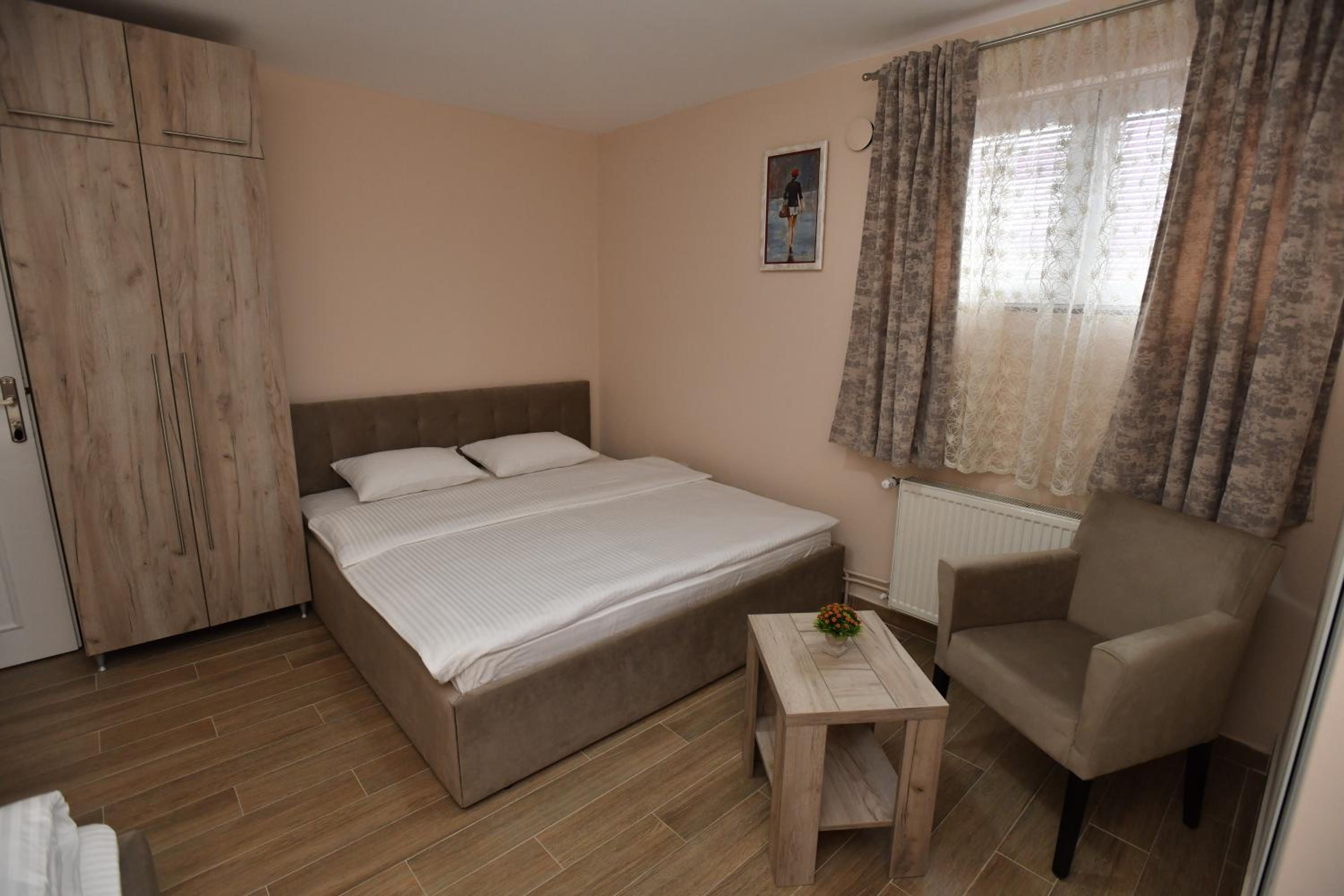 Triple Room - Photo 2