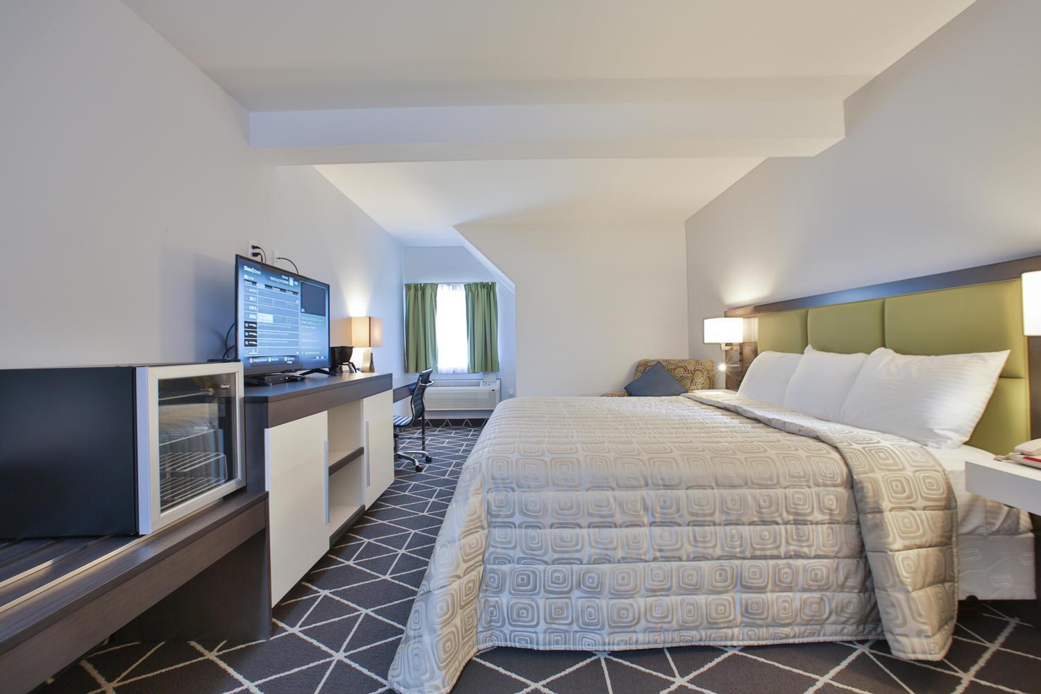 Luxury King Room - Photo 1