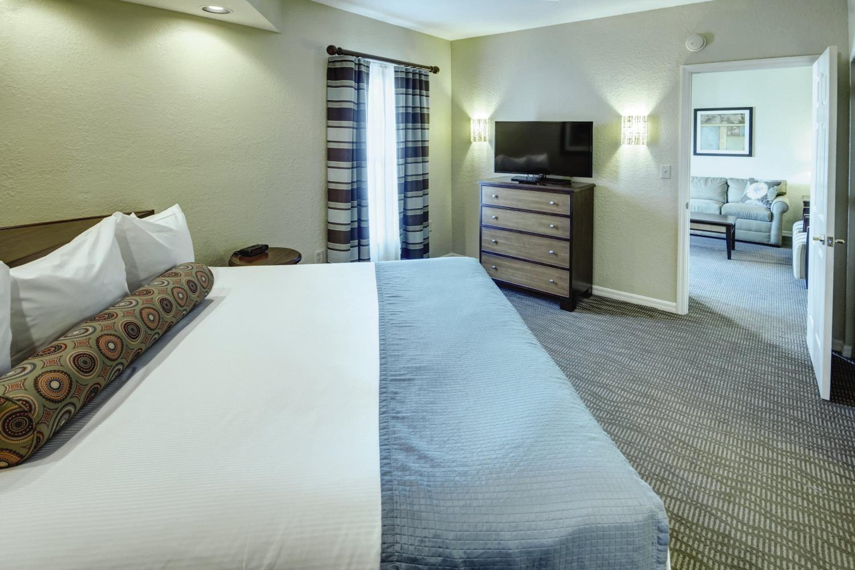 One-Bedroom Suite photo 1