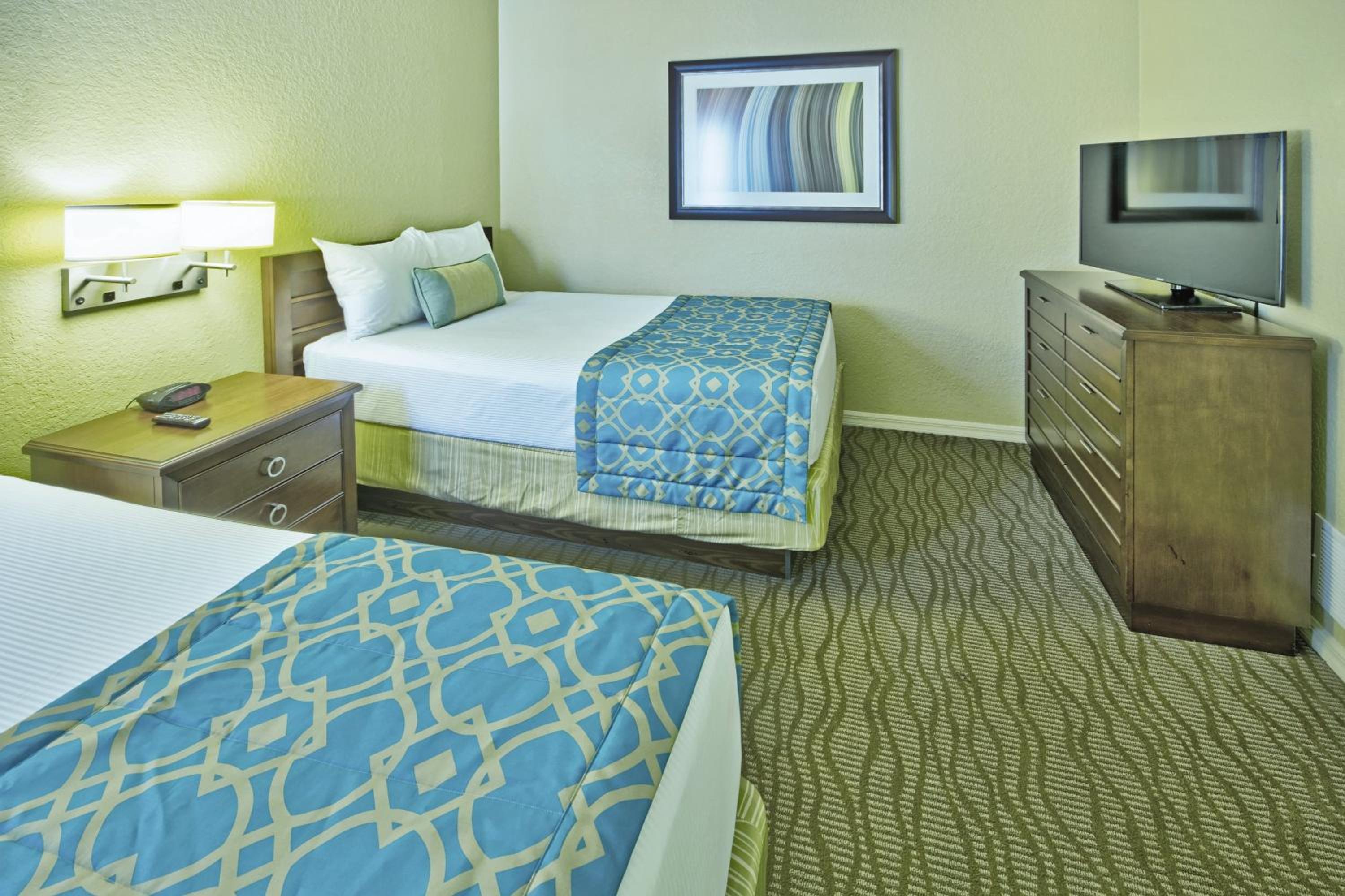 Two-Bedroom Suite photo 2