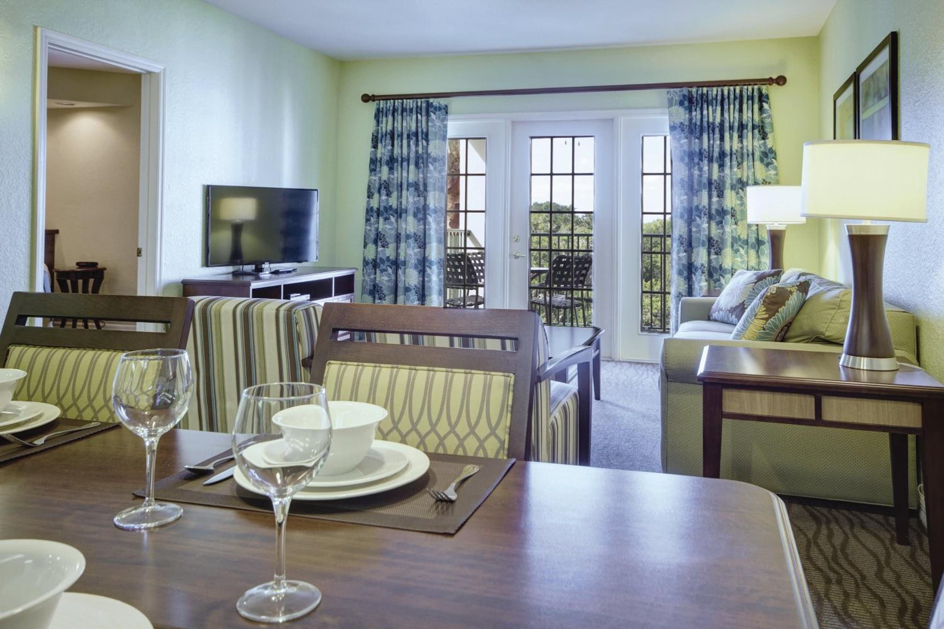 One-Bedroom Suite photo 3