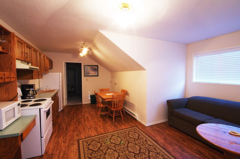Carriage House Suite photo 2