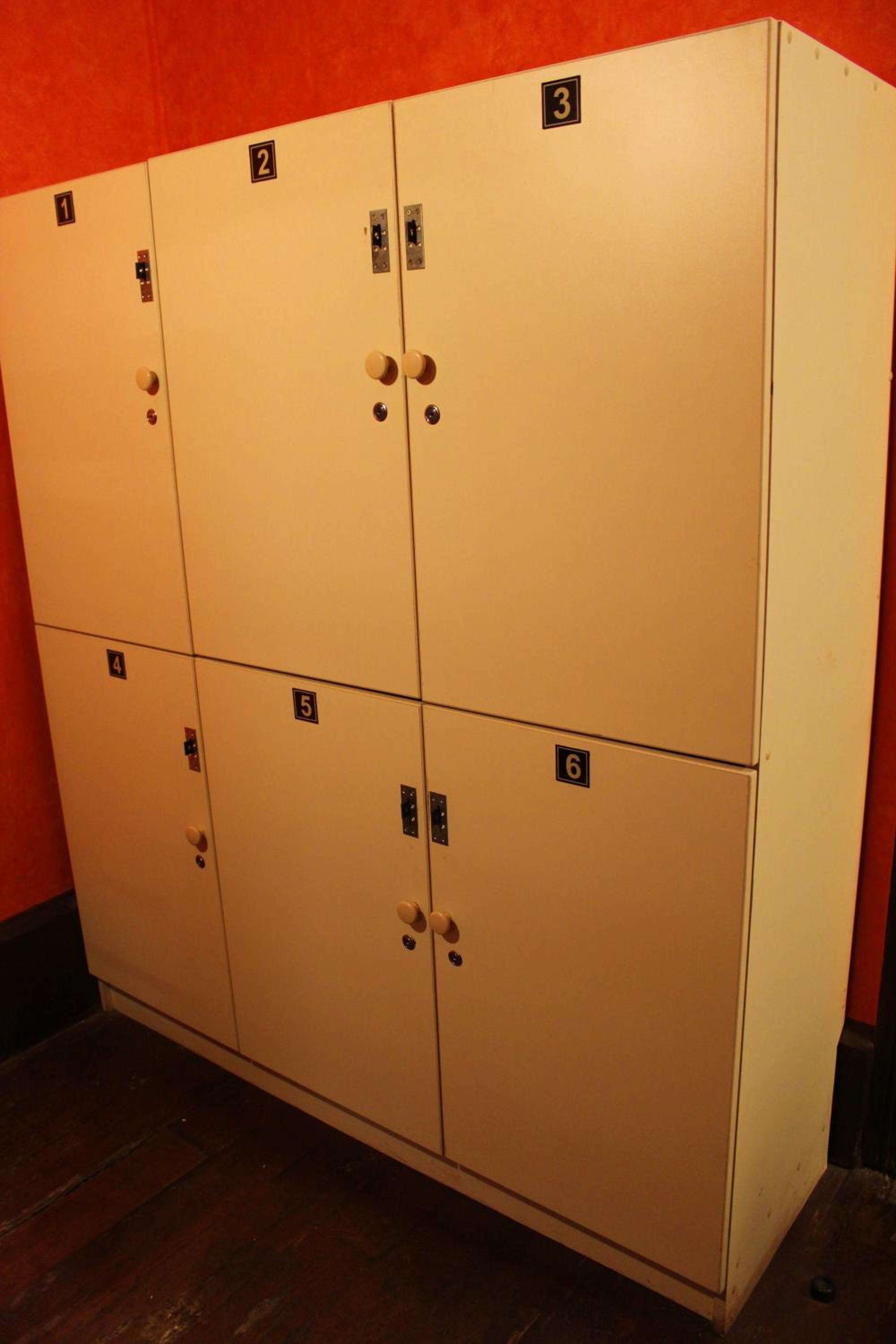 Bed in 10-Bed Mixed Dormitory Room photo 2