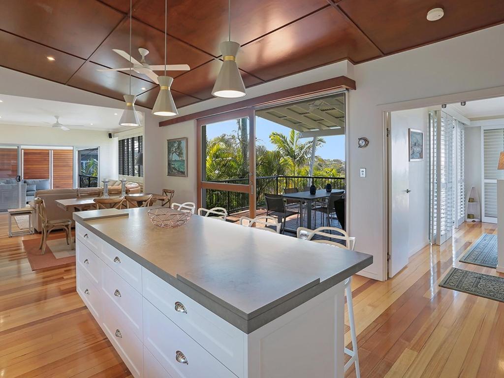 Four-Bedroom House photo 2
