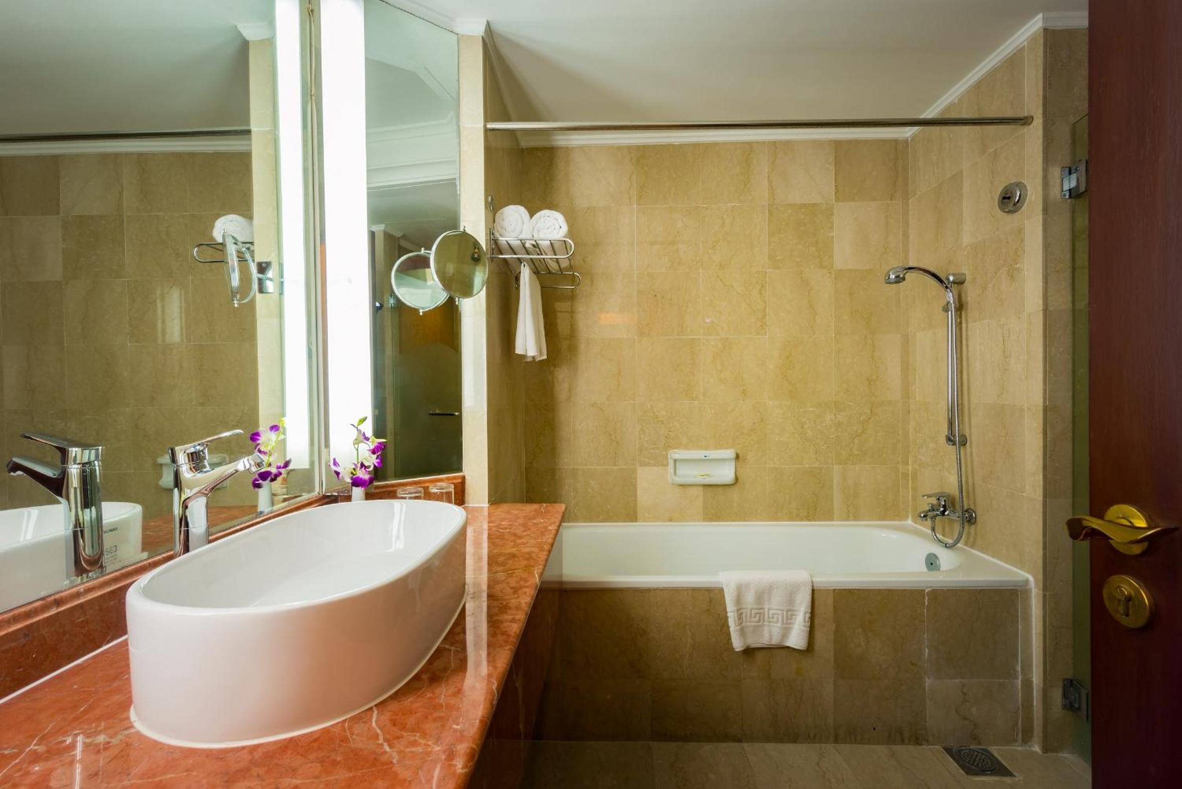 Premier Deluxe Twin Room photo 3