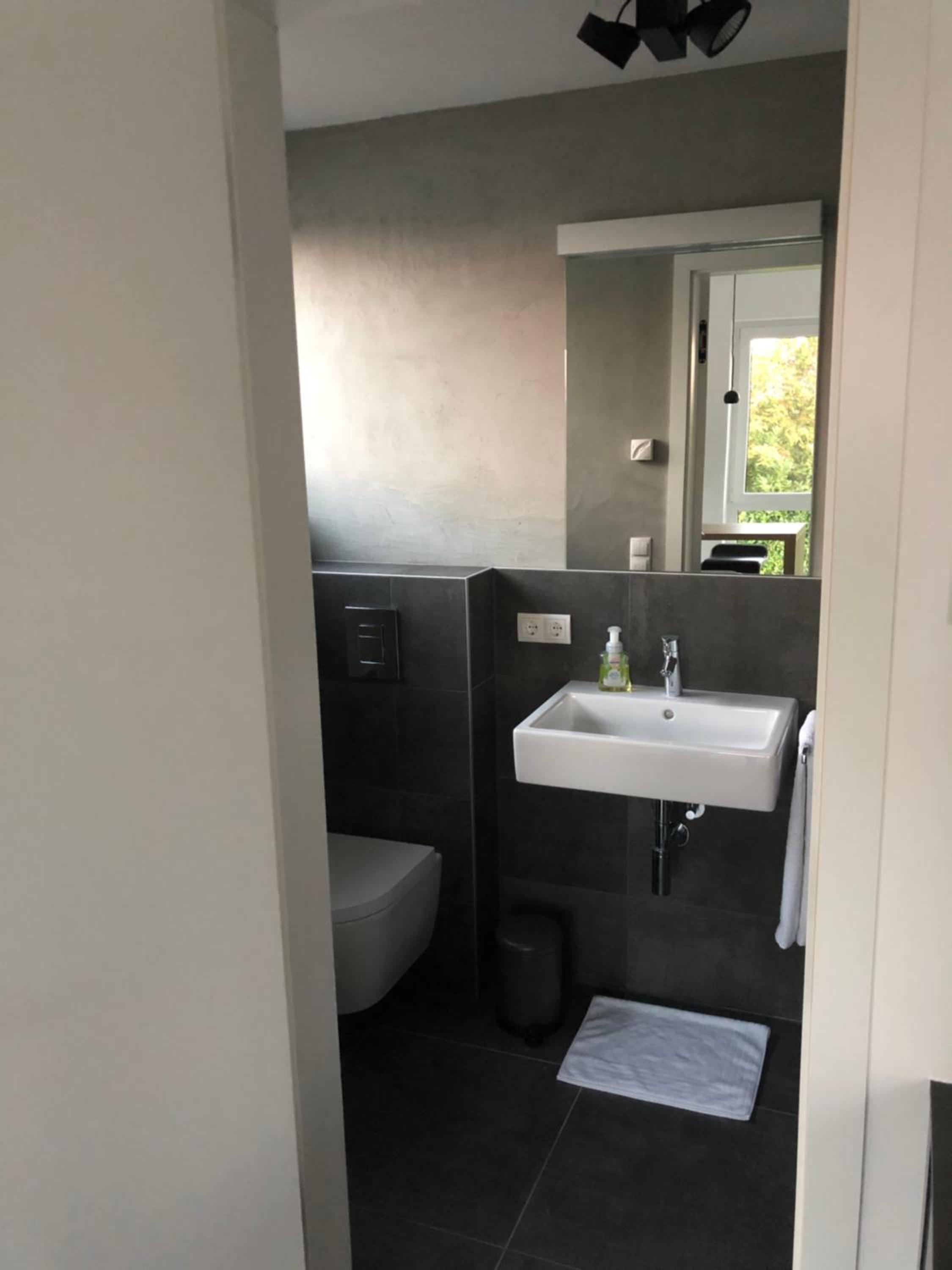 Apartment With Shower photo 2