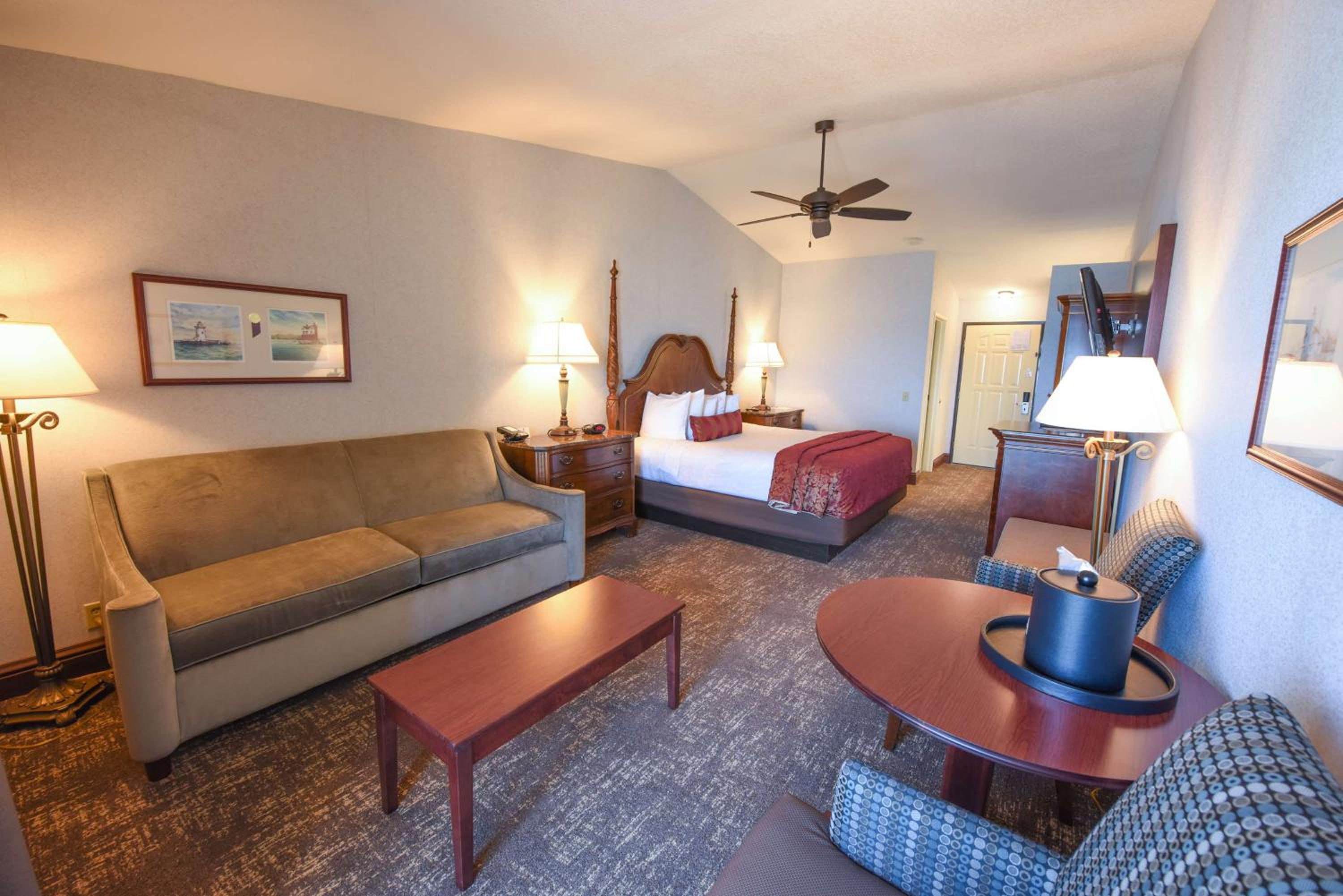 King Room with Sofa Bed - Lake View - Photo 8
