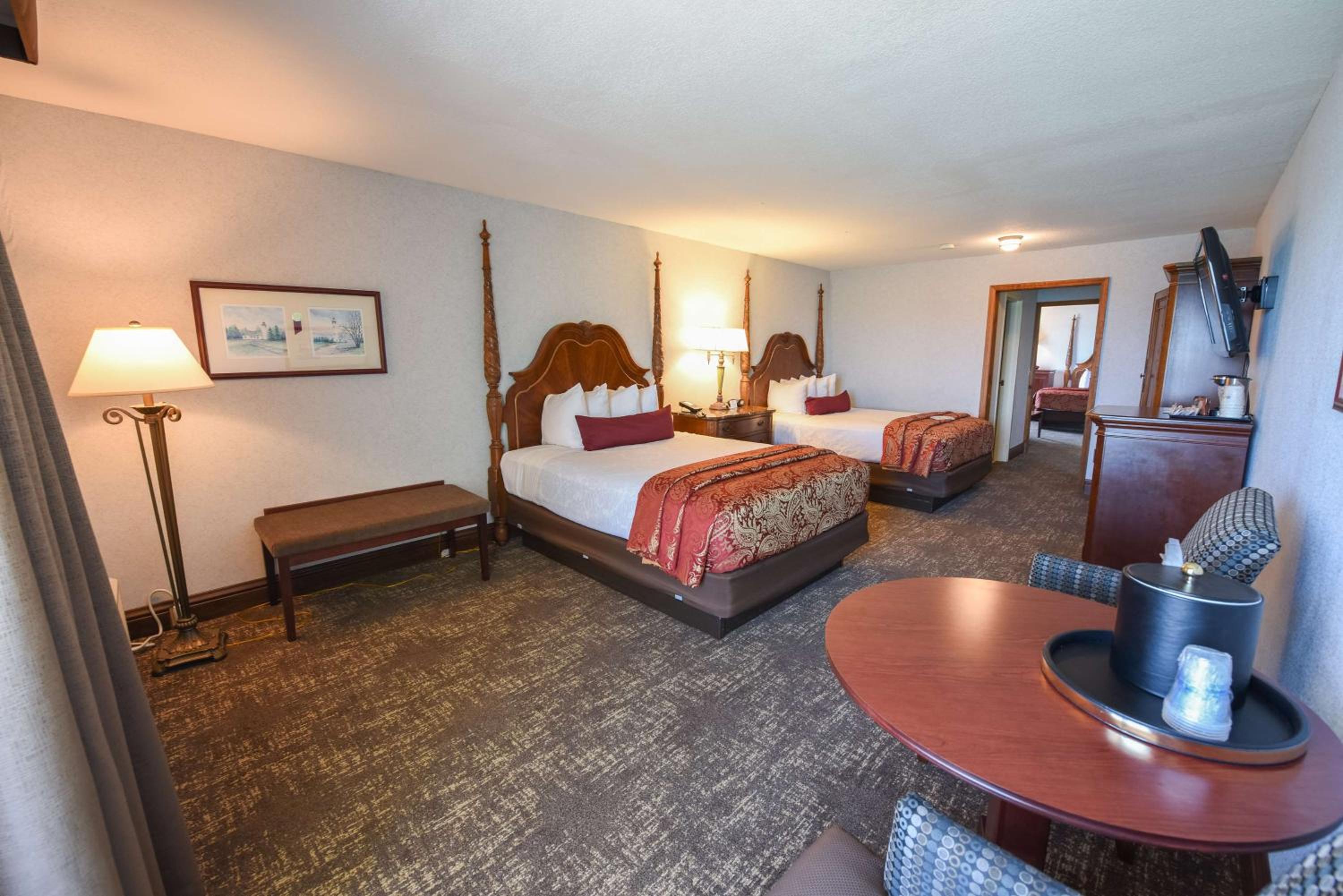 One-Bedroom Suite - Disability Access/Pool View - Photo 14