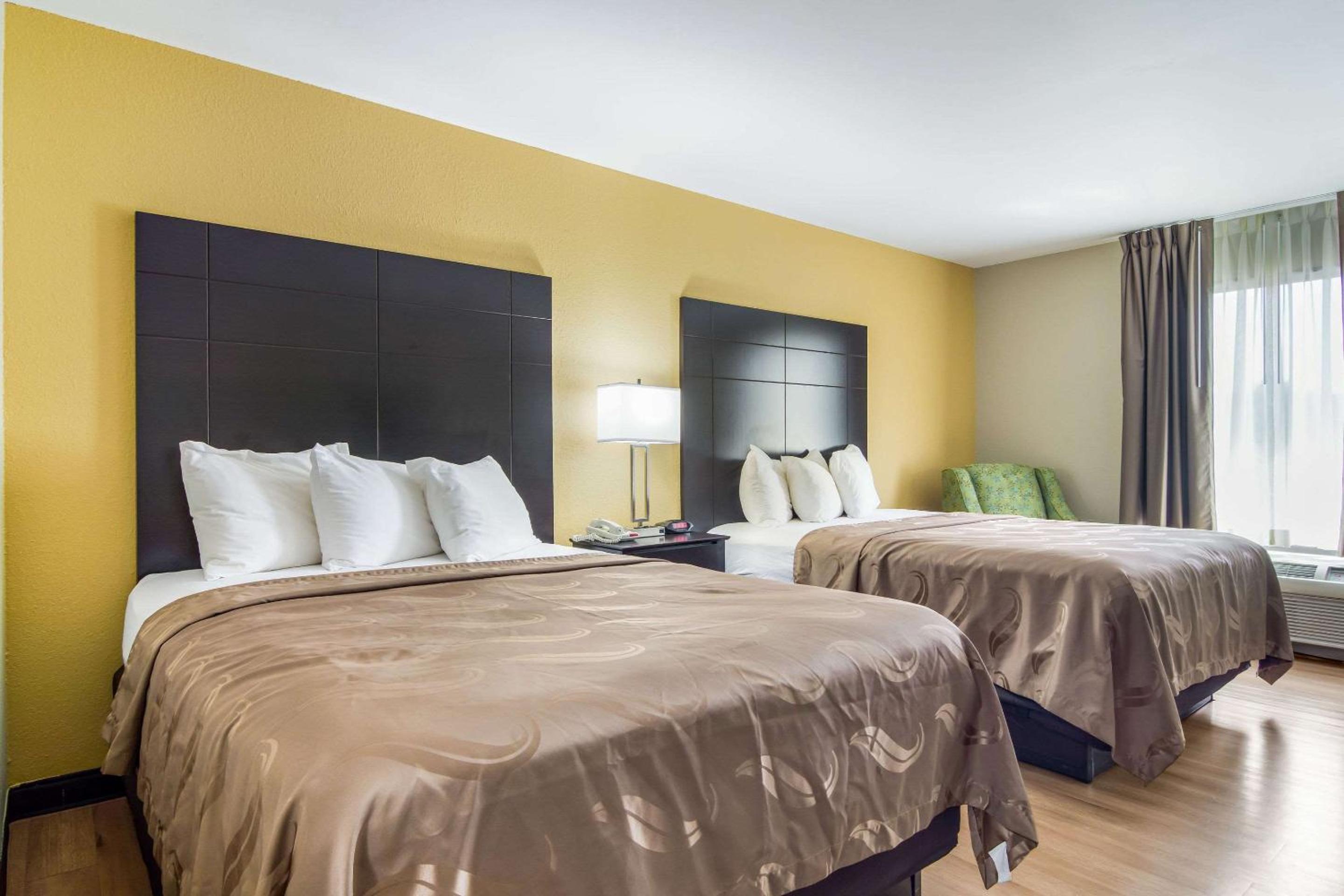 Double Room with Two Double Beds - Non-Smoking - Photo 3