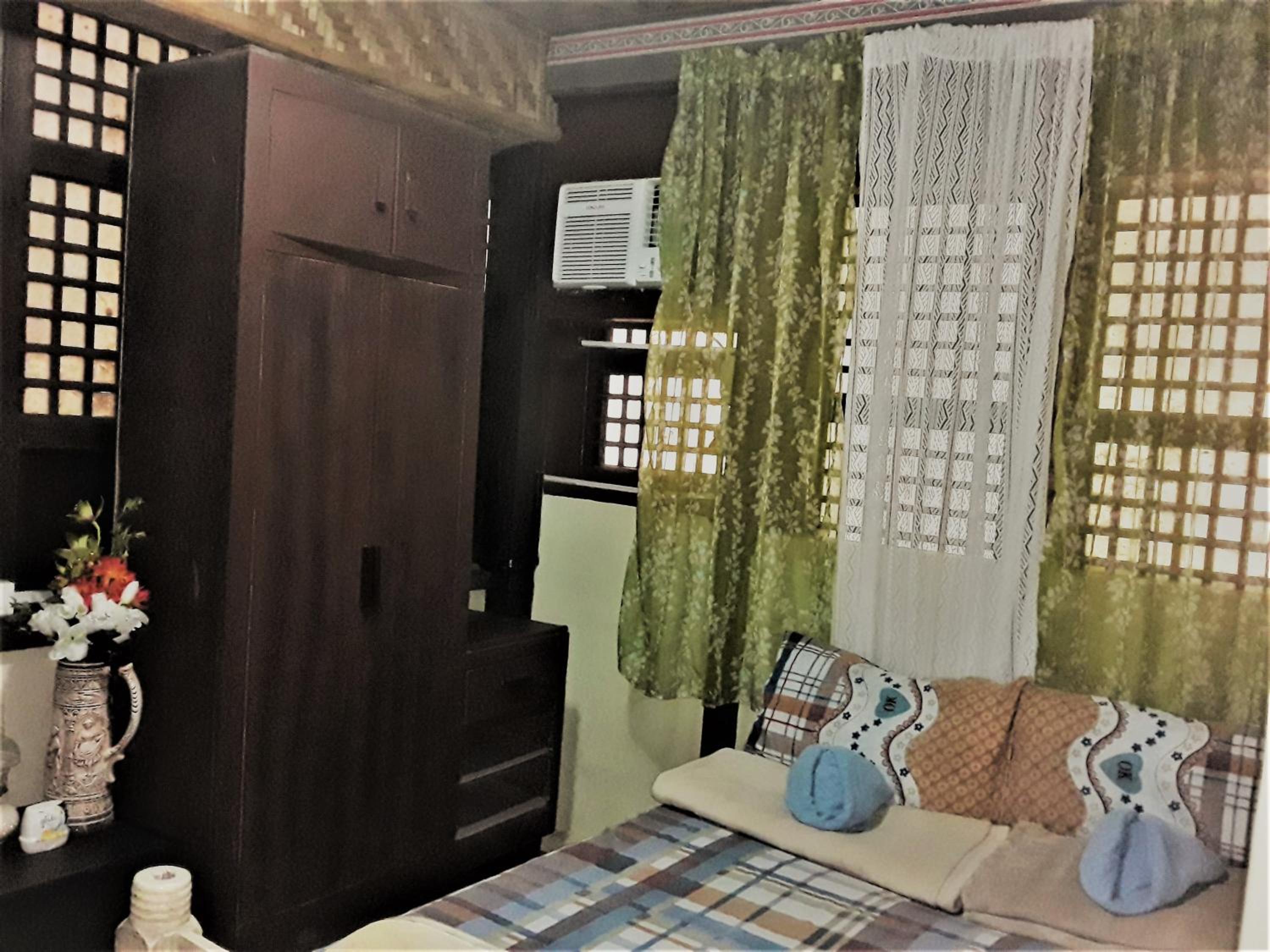 Deluxe Double Room with Private Bathroom photo 2