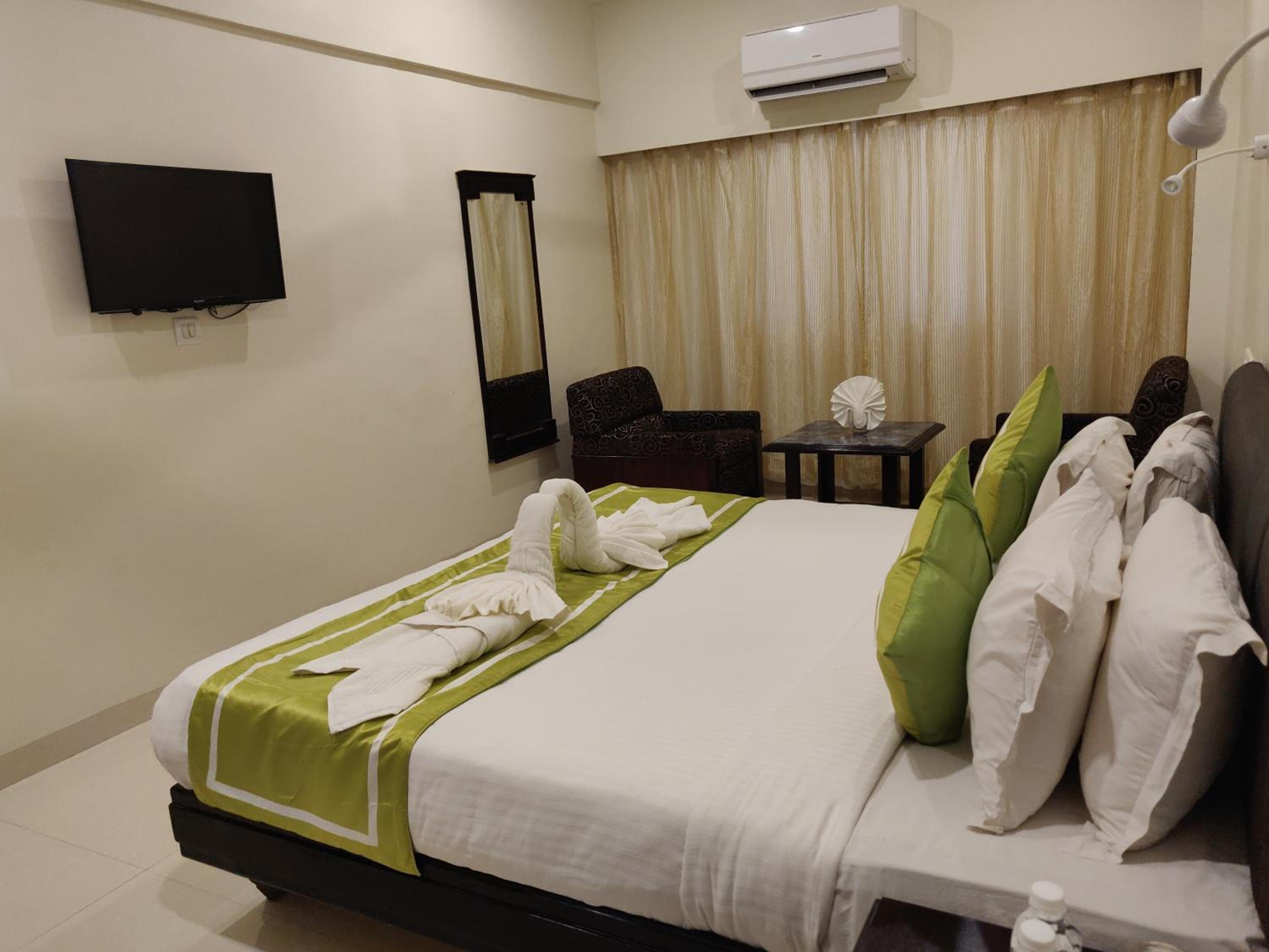 Deluxe Double or Twin Room photo 1