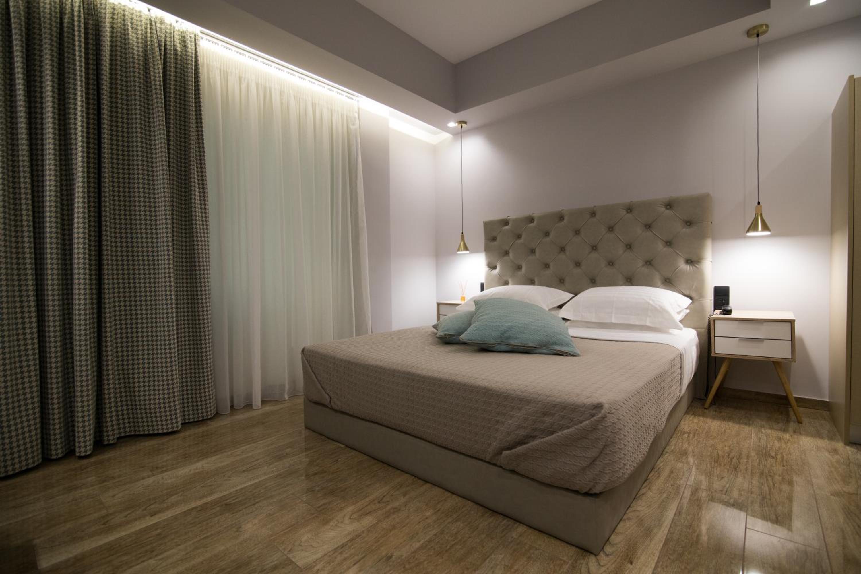 Junior Honeymoon Suite with Sea View & Hot Tub photo 1