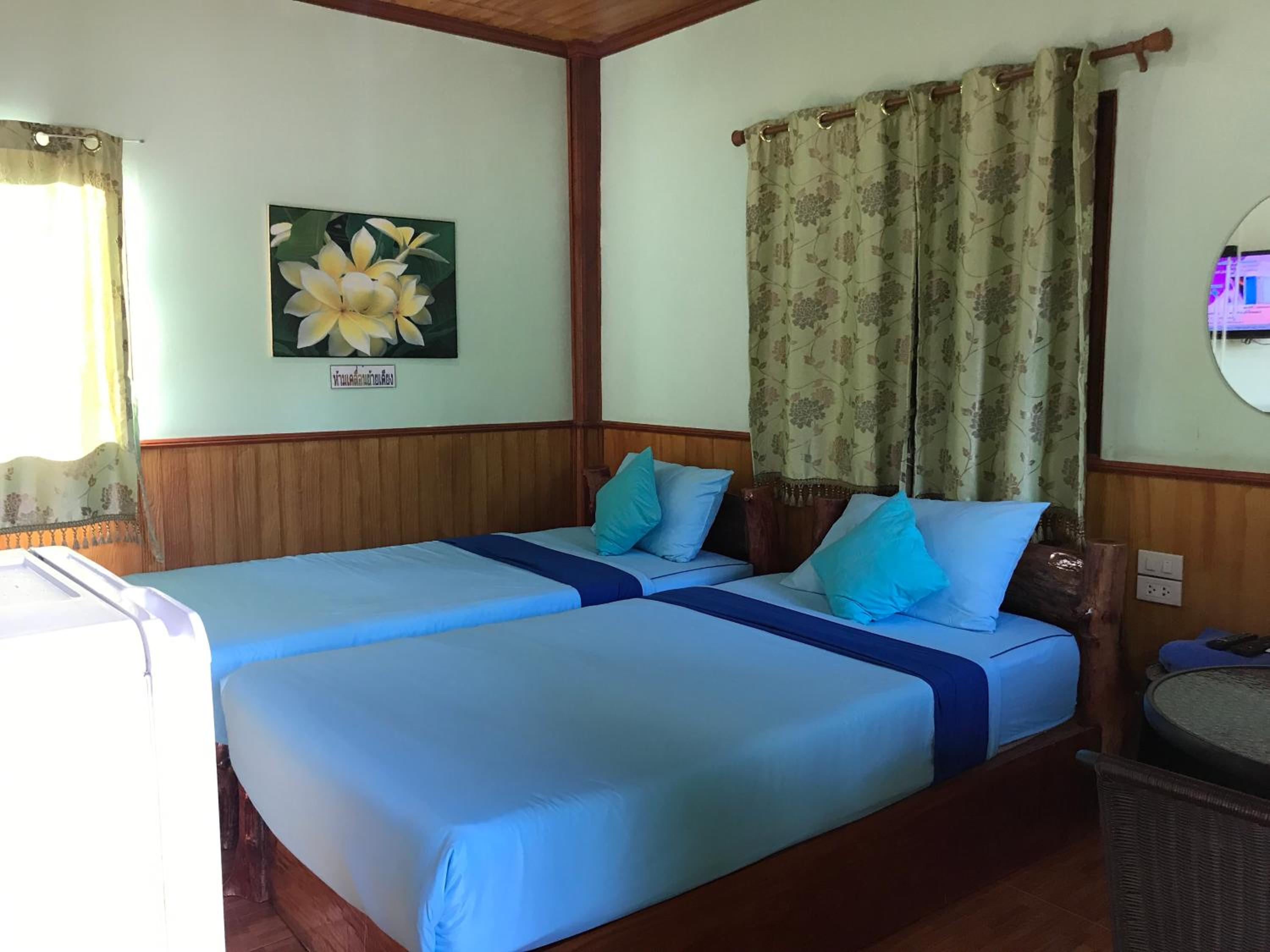 Twin Room with Balcony - Photo 3