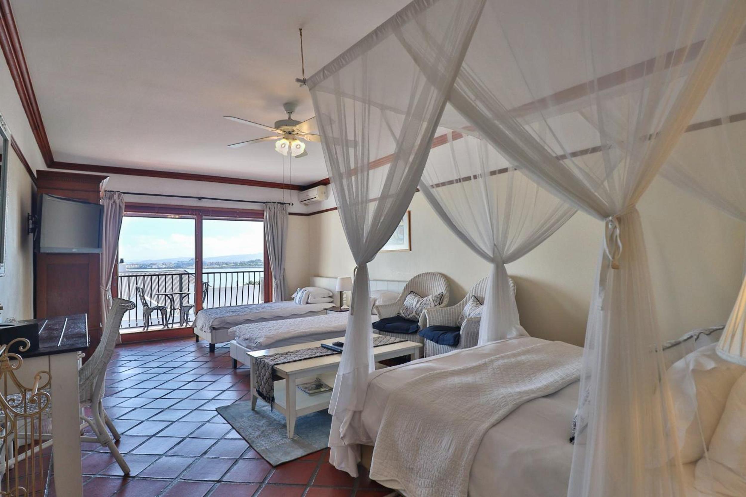 Family Room with Sea View - Photo 3