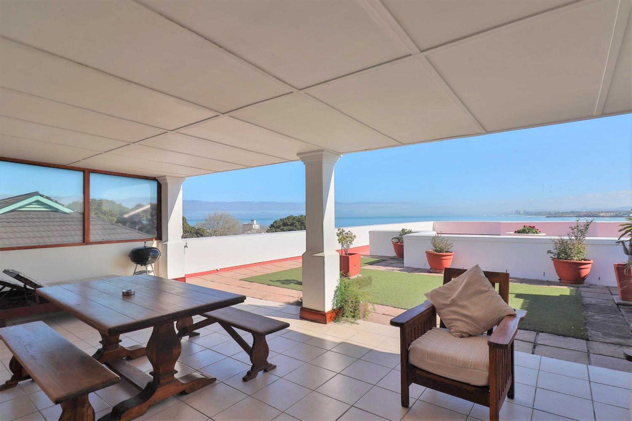 Penthouse Suite - 1 - Photo 2