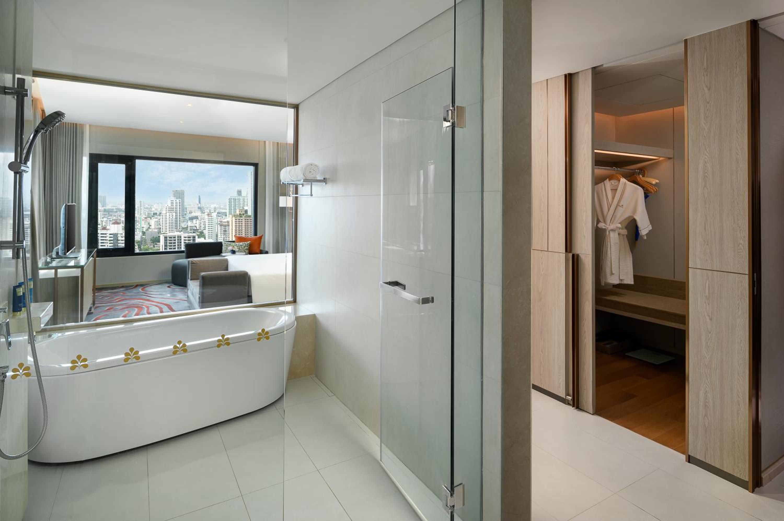 Nikko Executive Suite photo 3