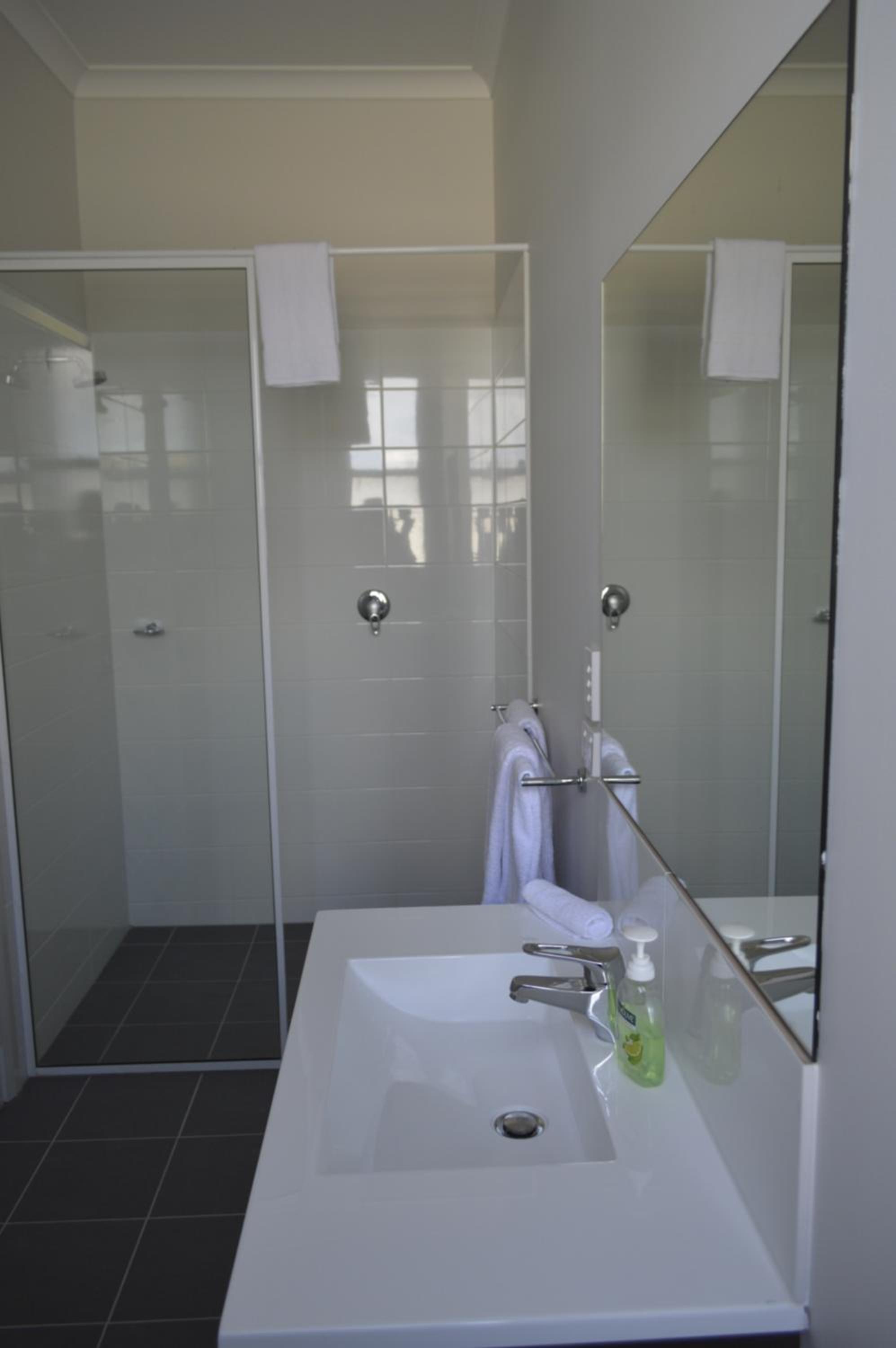 Two-Bedroom Apartment - Photo 3