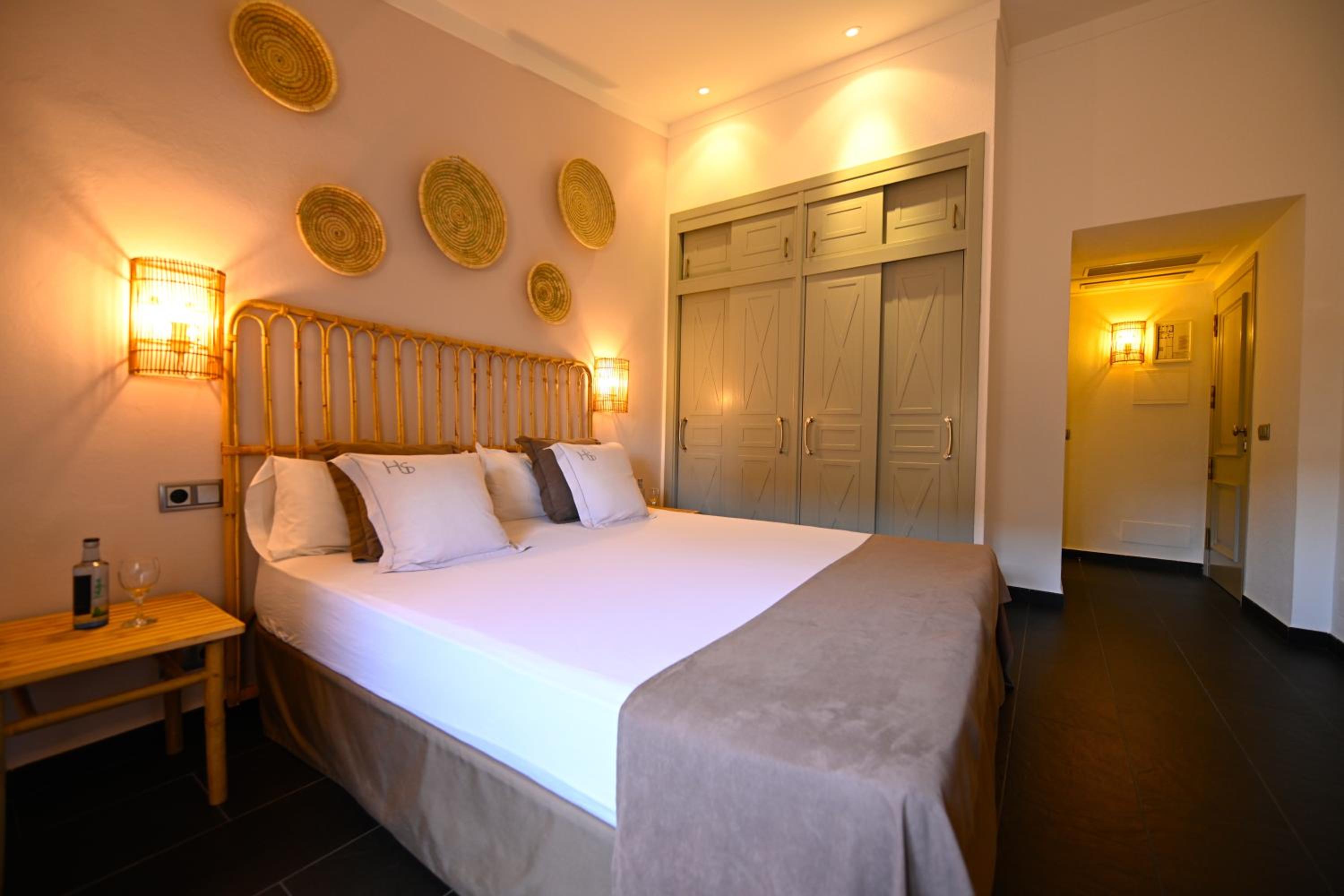Double Room with Private Bathroom photo 2
