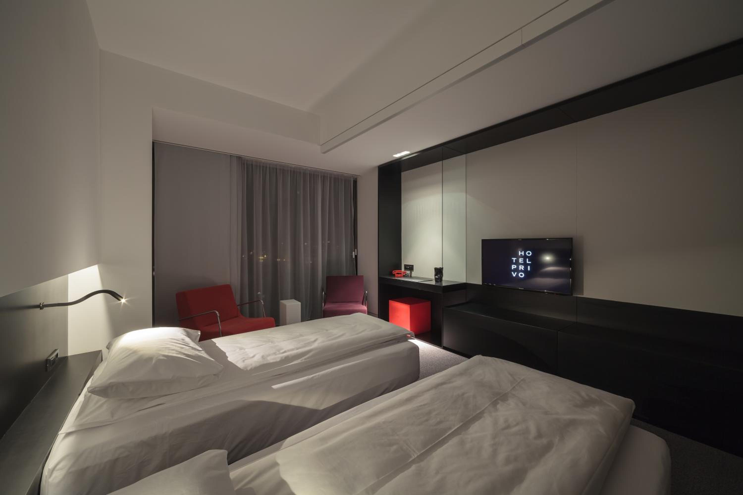 Twin Room - Photo 5