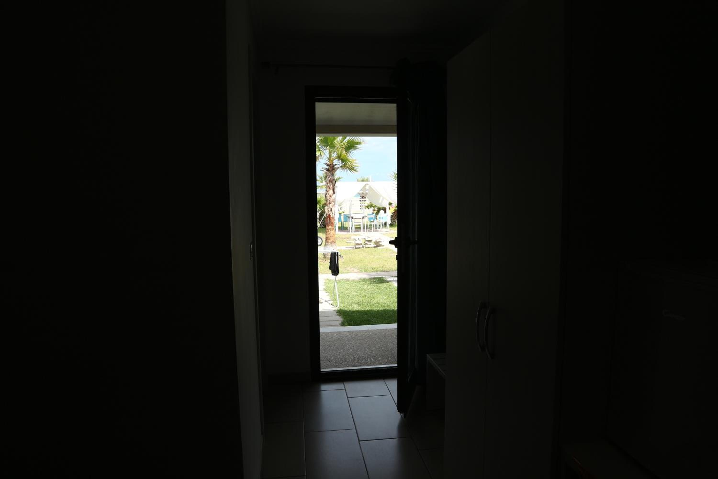 Double Room with Sea View - Photo 5