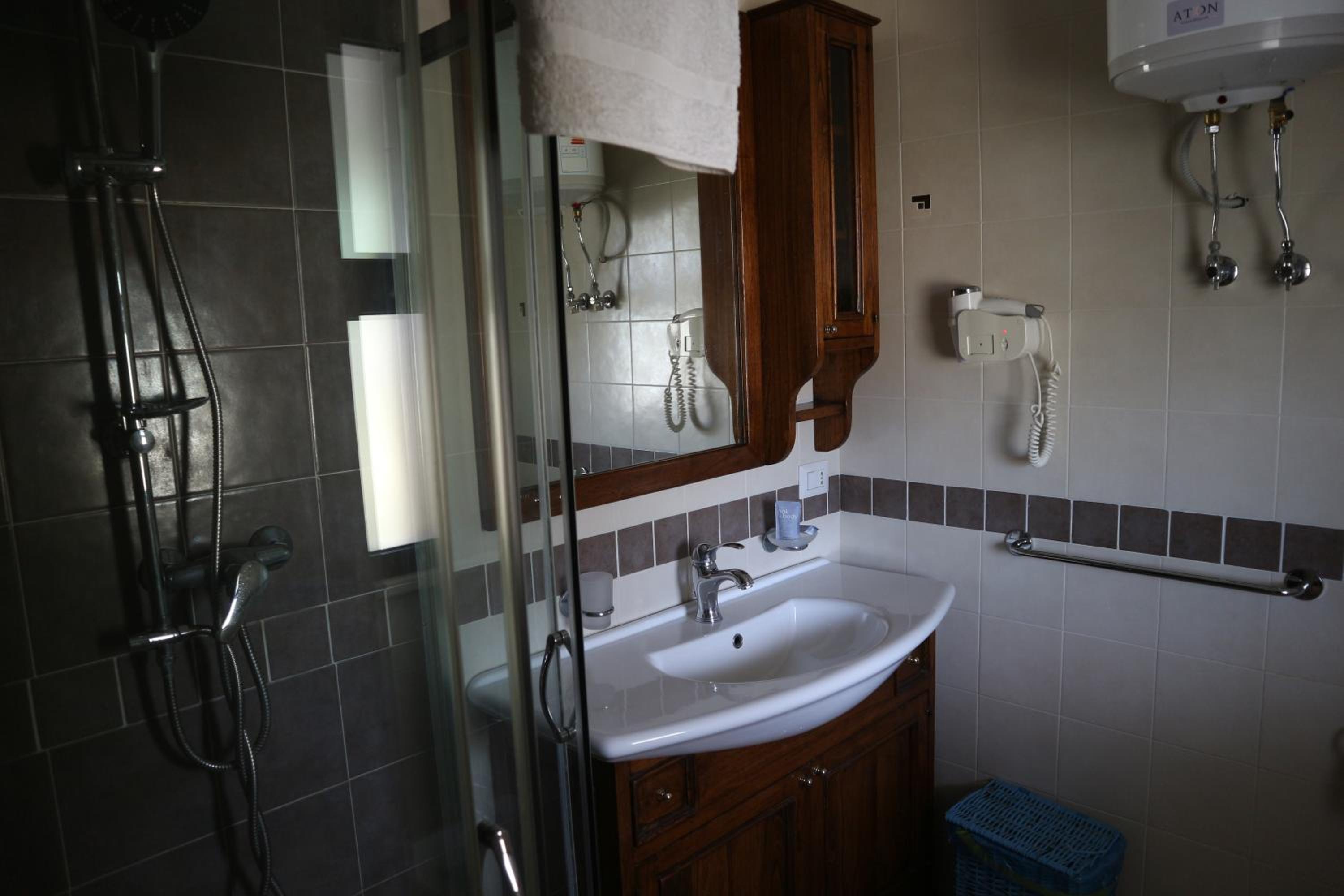 Double Room with Sea View - Photo 25