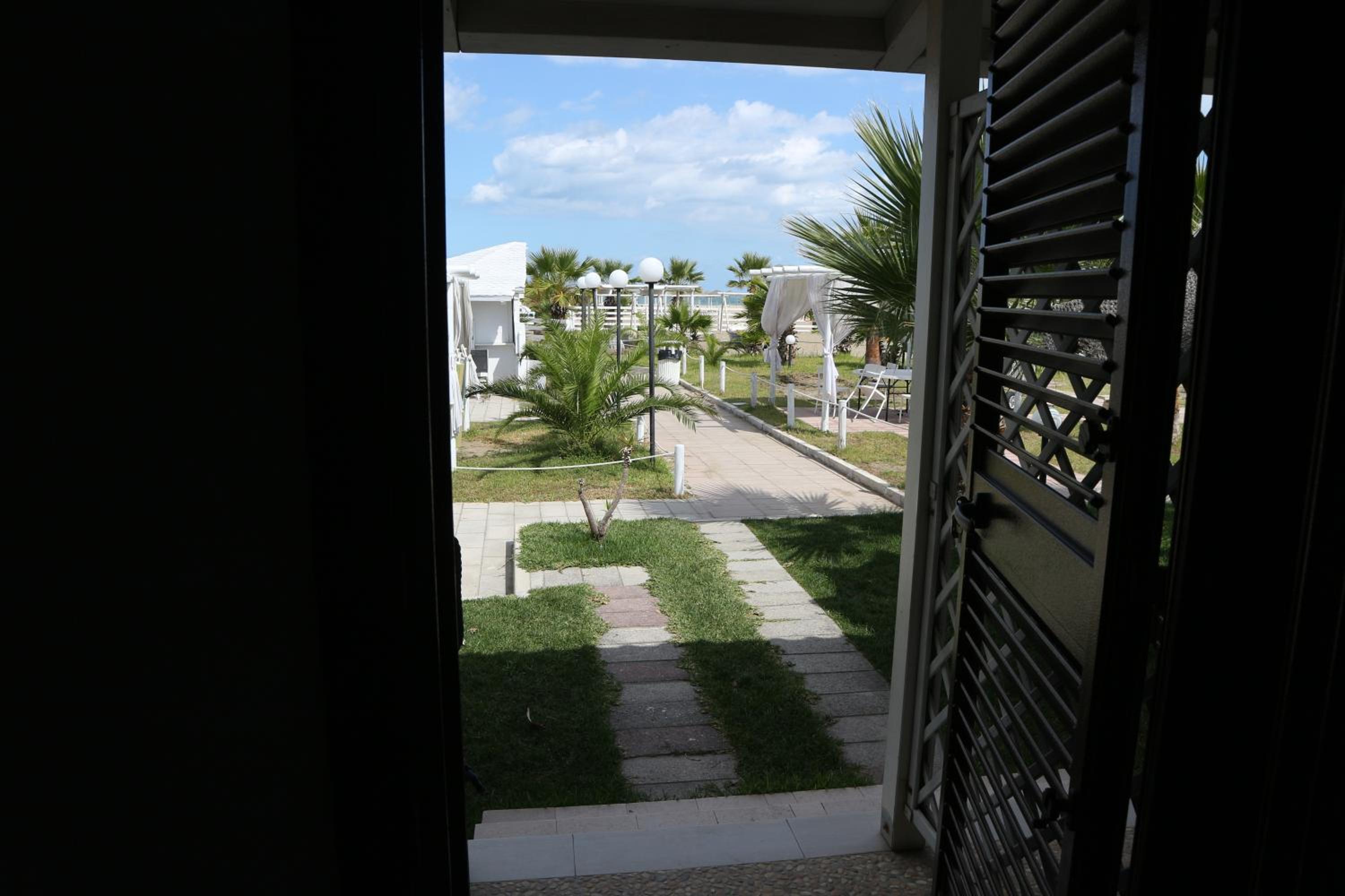 Double Room with Sea View - Photo 8