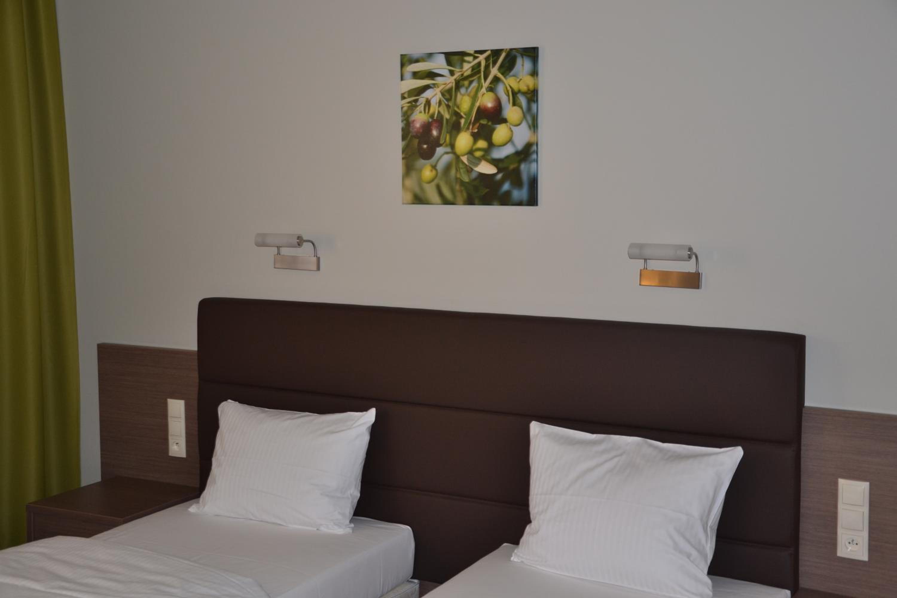 Comfort Twin Room - Photo 9