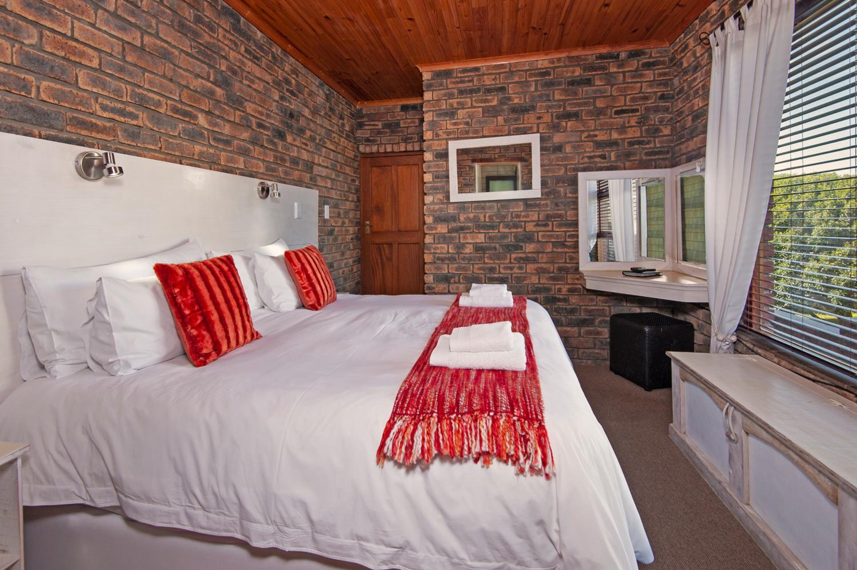 Luxury Double or Twin Room photo 2