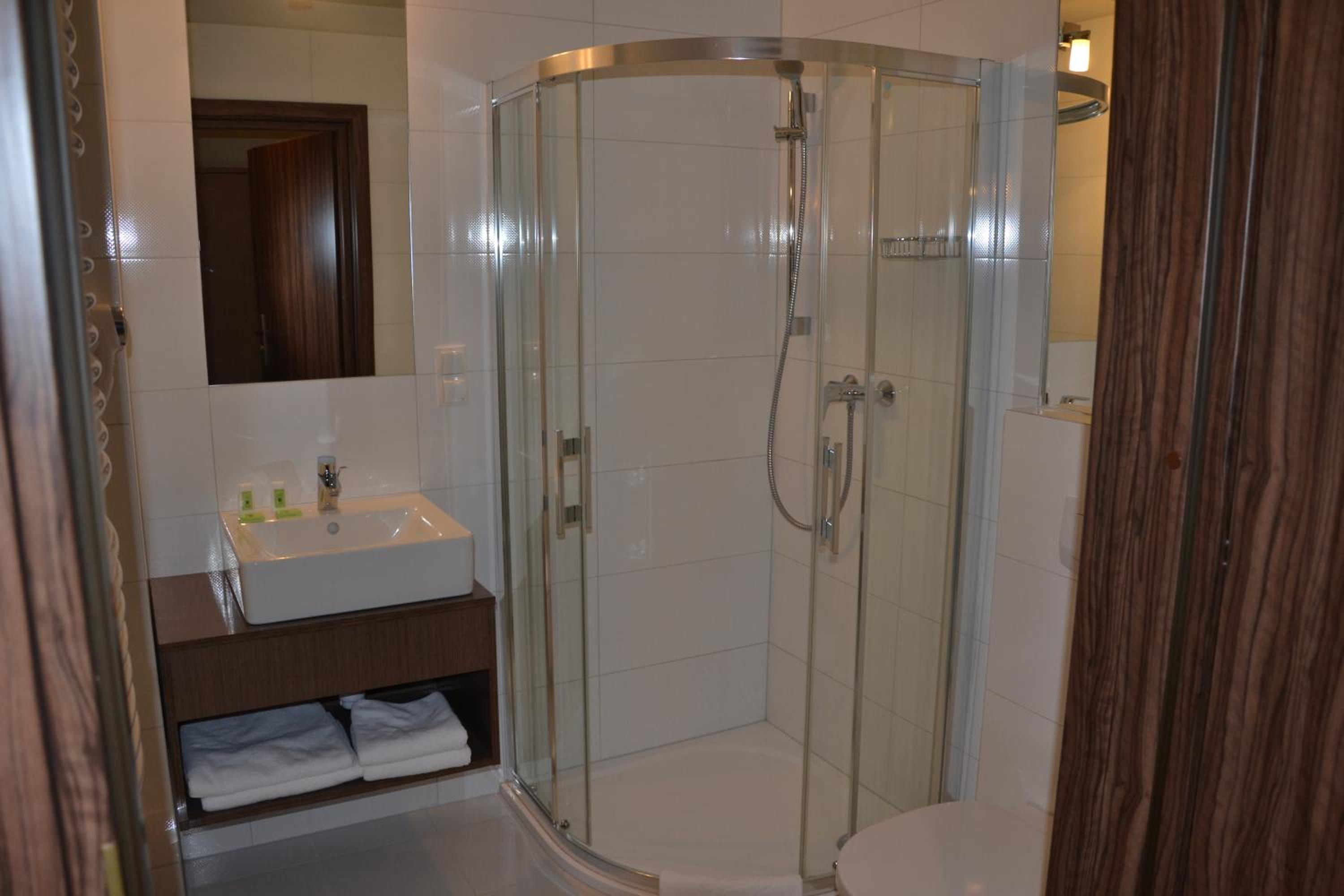 Comfort Twin Room - Photo 10