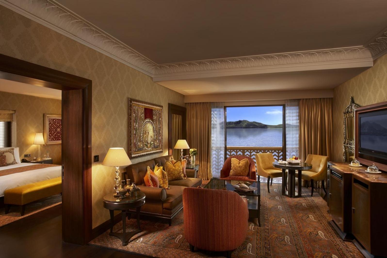Luxury Suite
