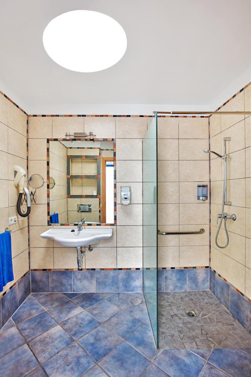 One-Bedroom Apartment (2 Adults) - Photo 5
