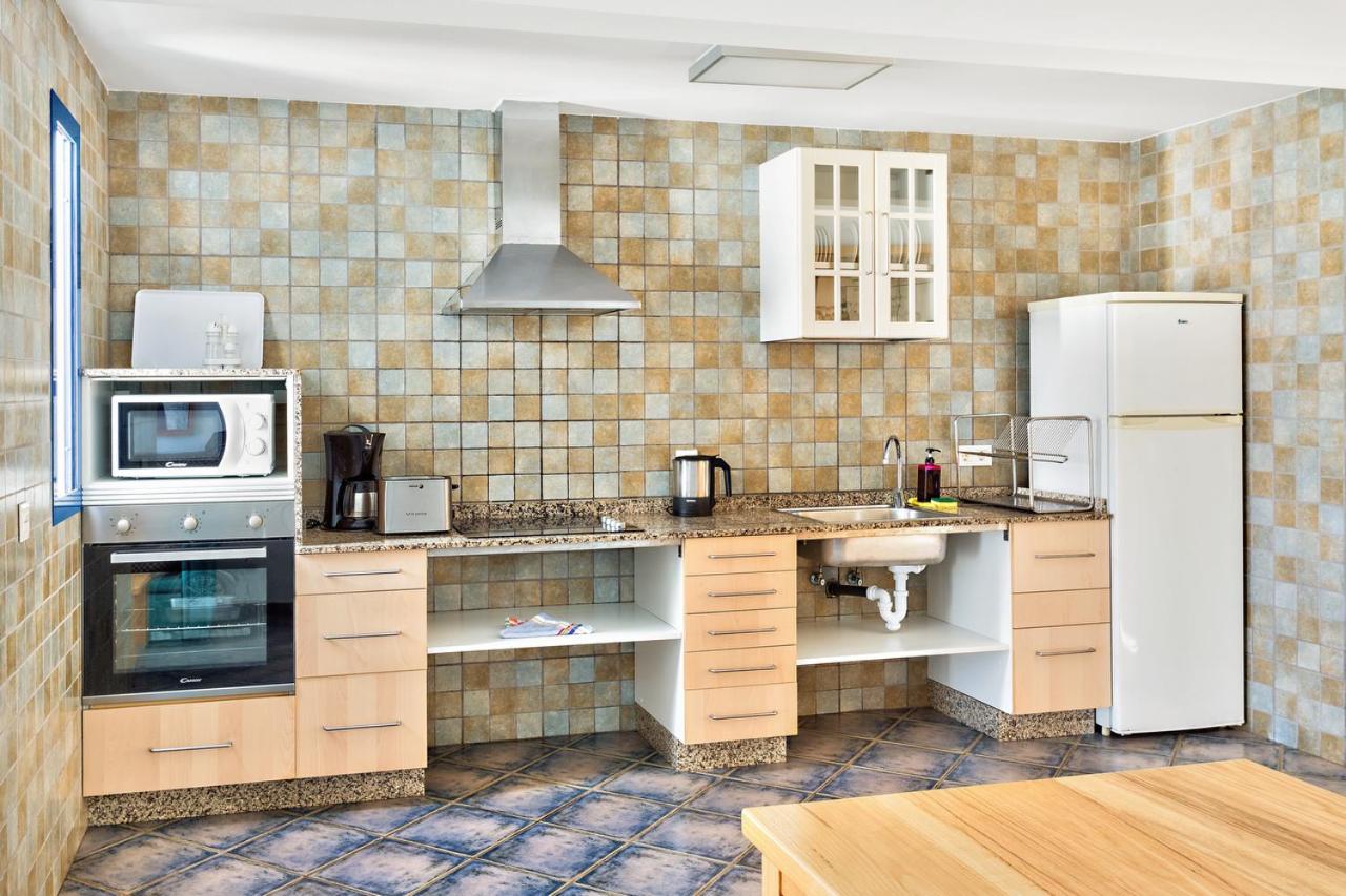 Superior One-Bedroom Apartment thumbnail 6