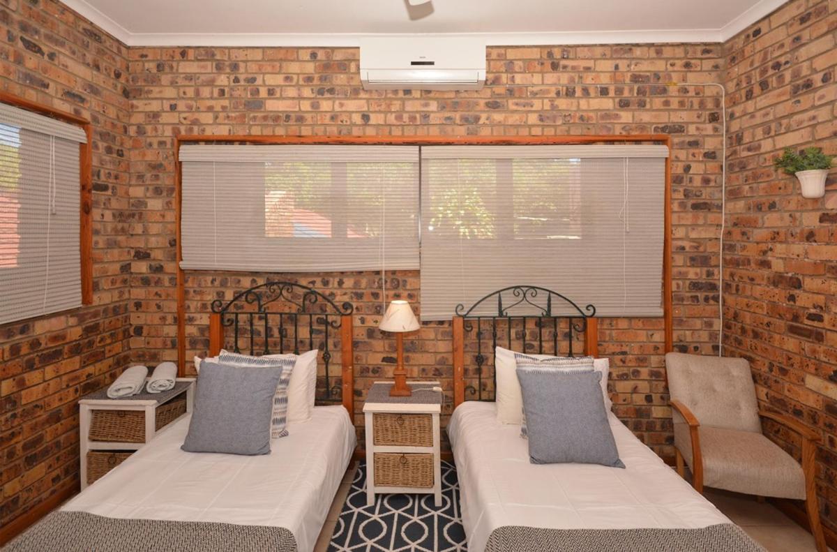 Family Room with Sea View - Photo 1