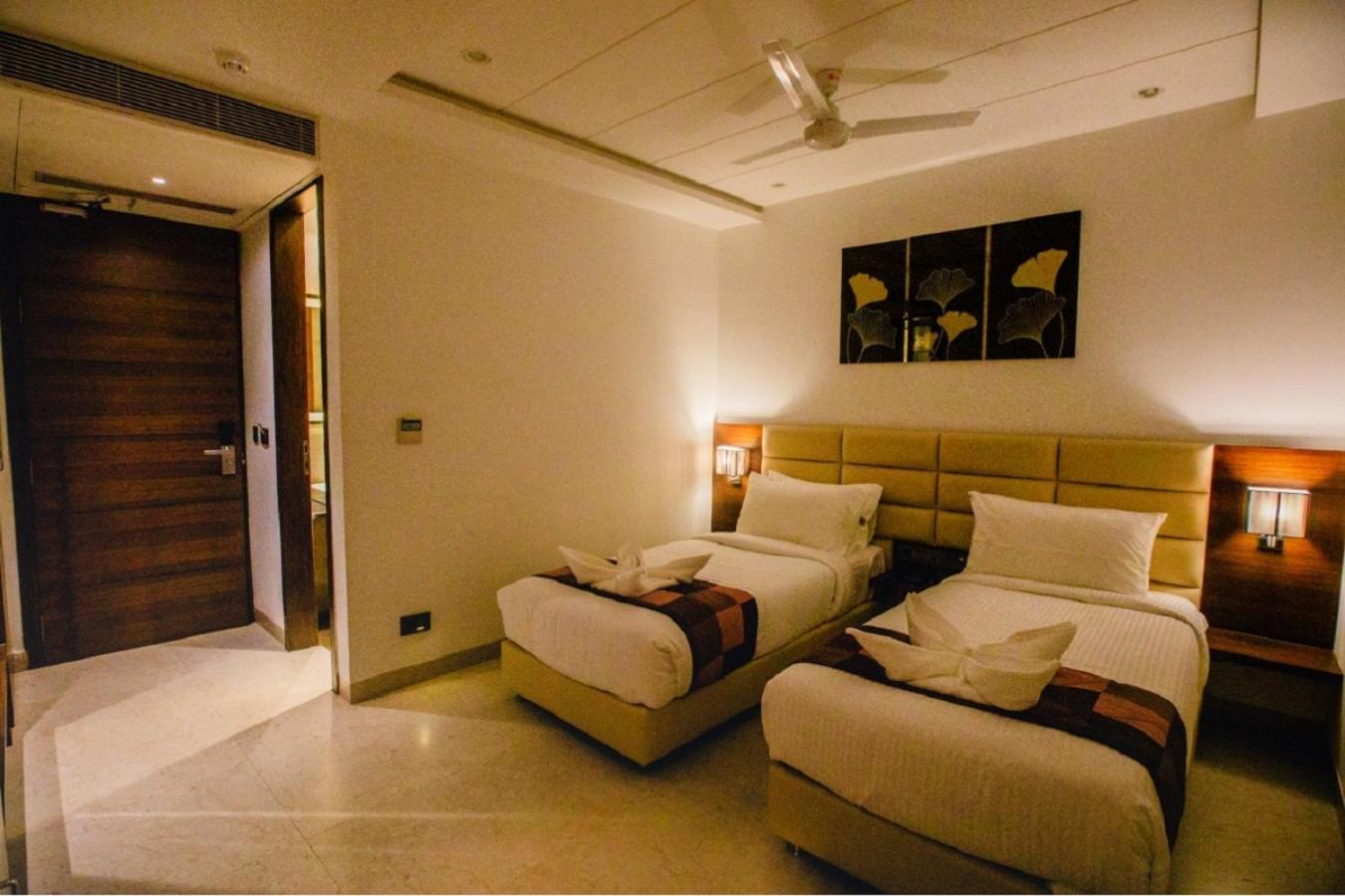 Executive Twin Bed Room