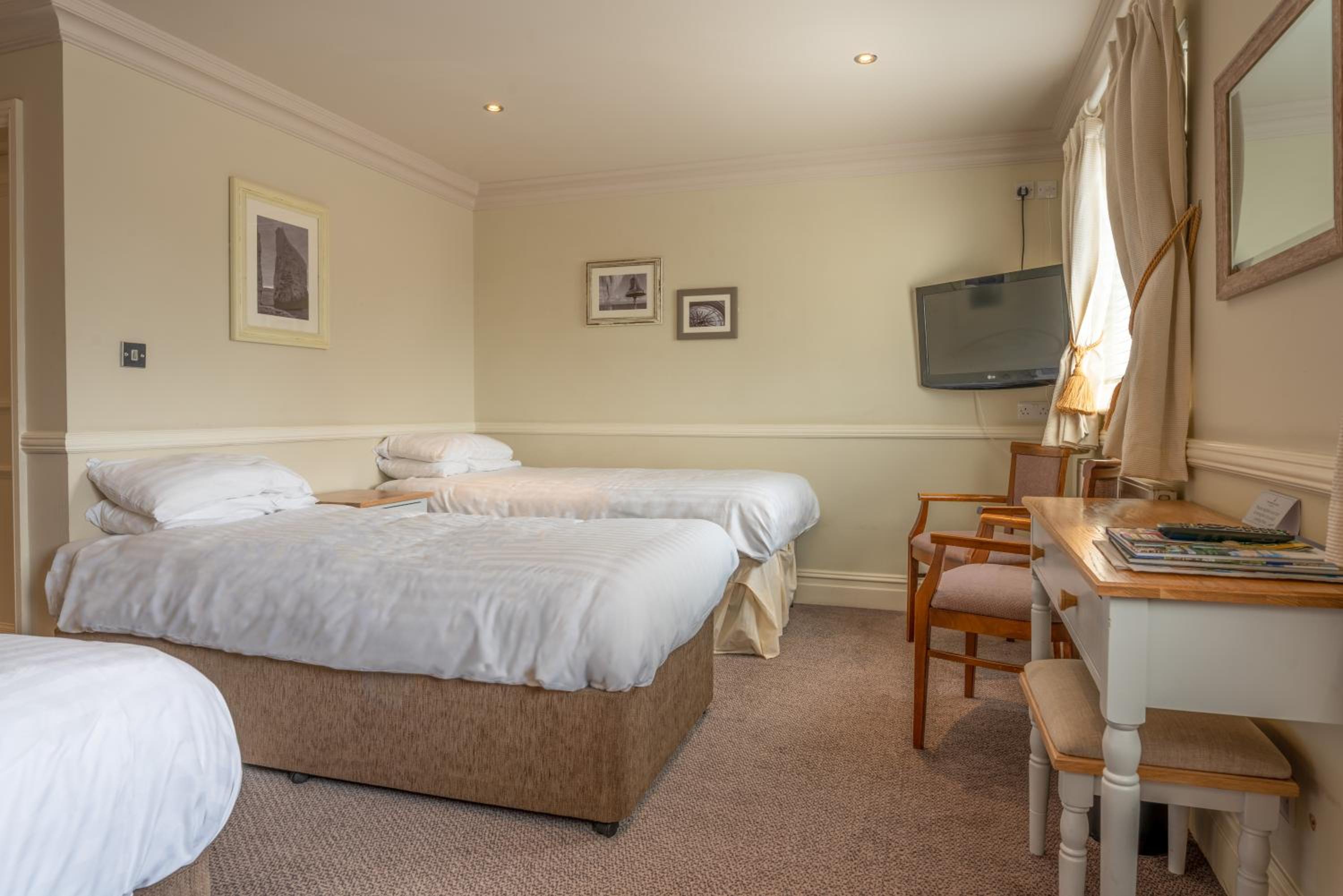 Standard family room (4 people) - Photo 2