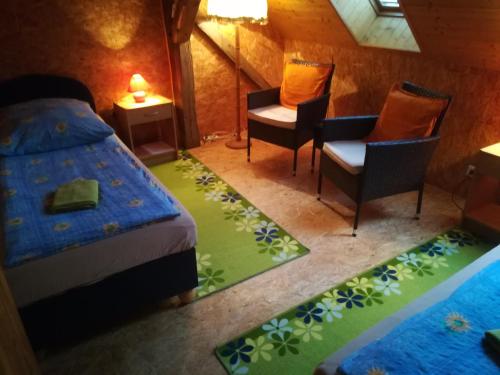 Standard Twin Room - Photo 1