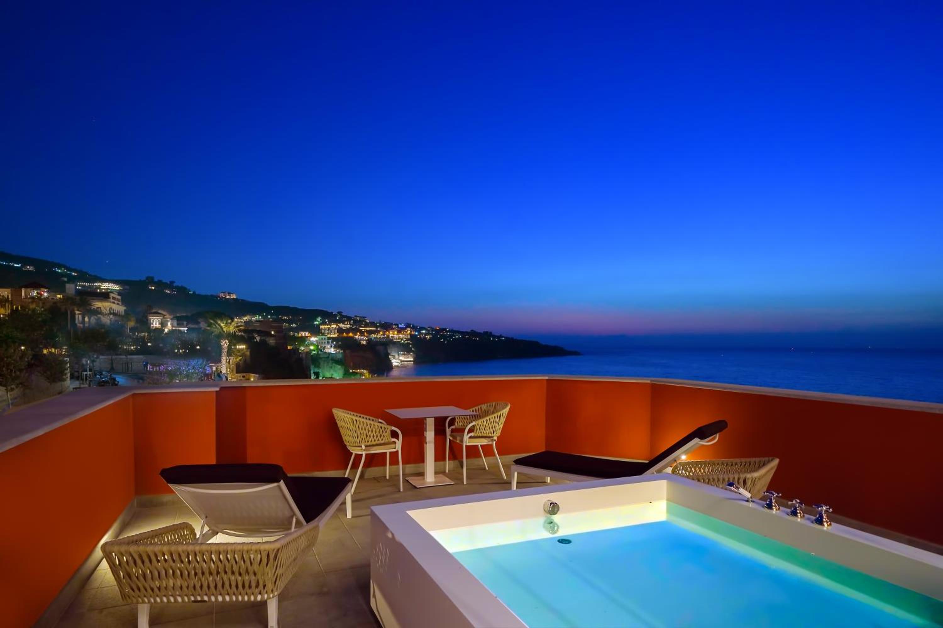 Deluxe Double or Twin Room with Spa Bath photo 2