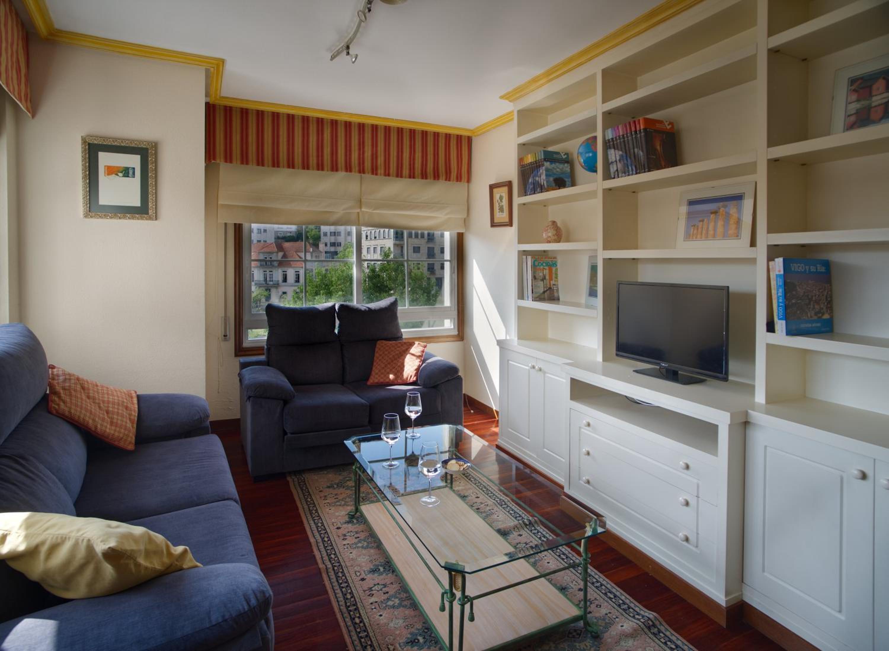 Three-Bedroom Apartment - Photo 5
