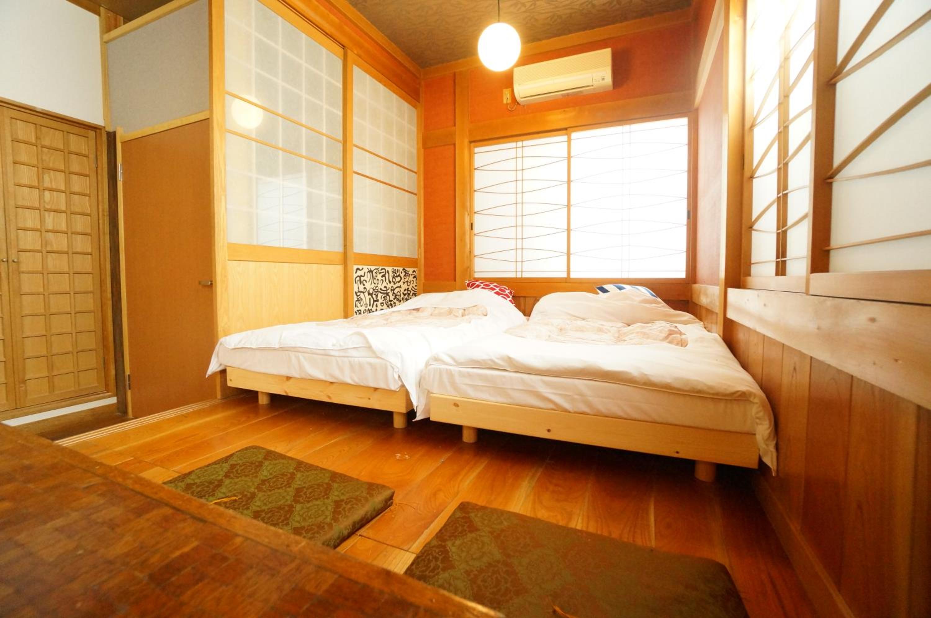 Two-Bedroom House - Photo 2