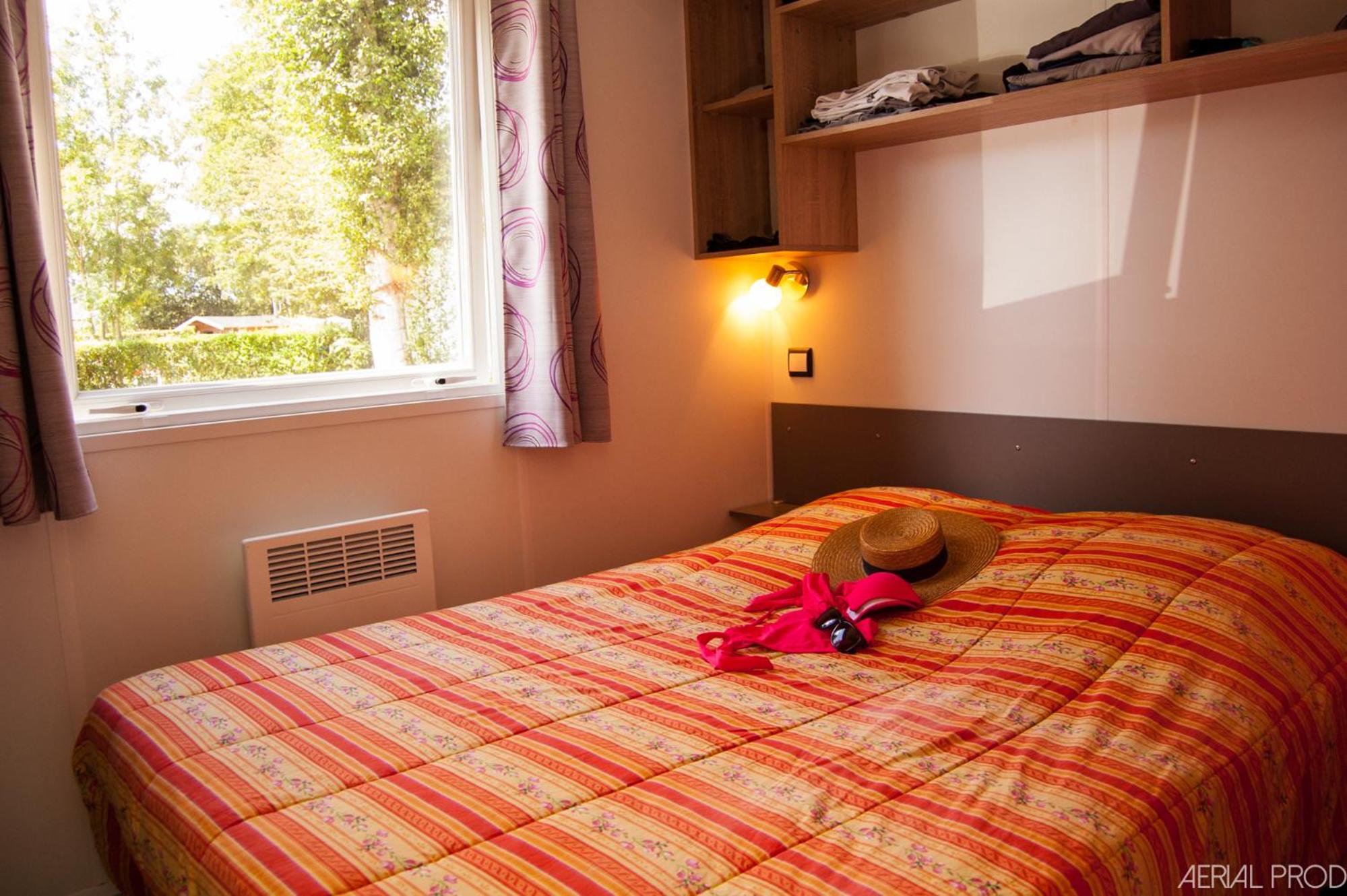 Mobile Home - Photo 2