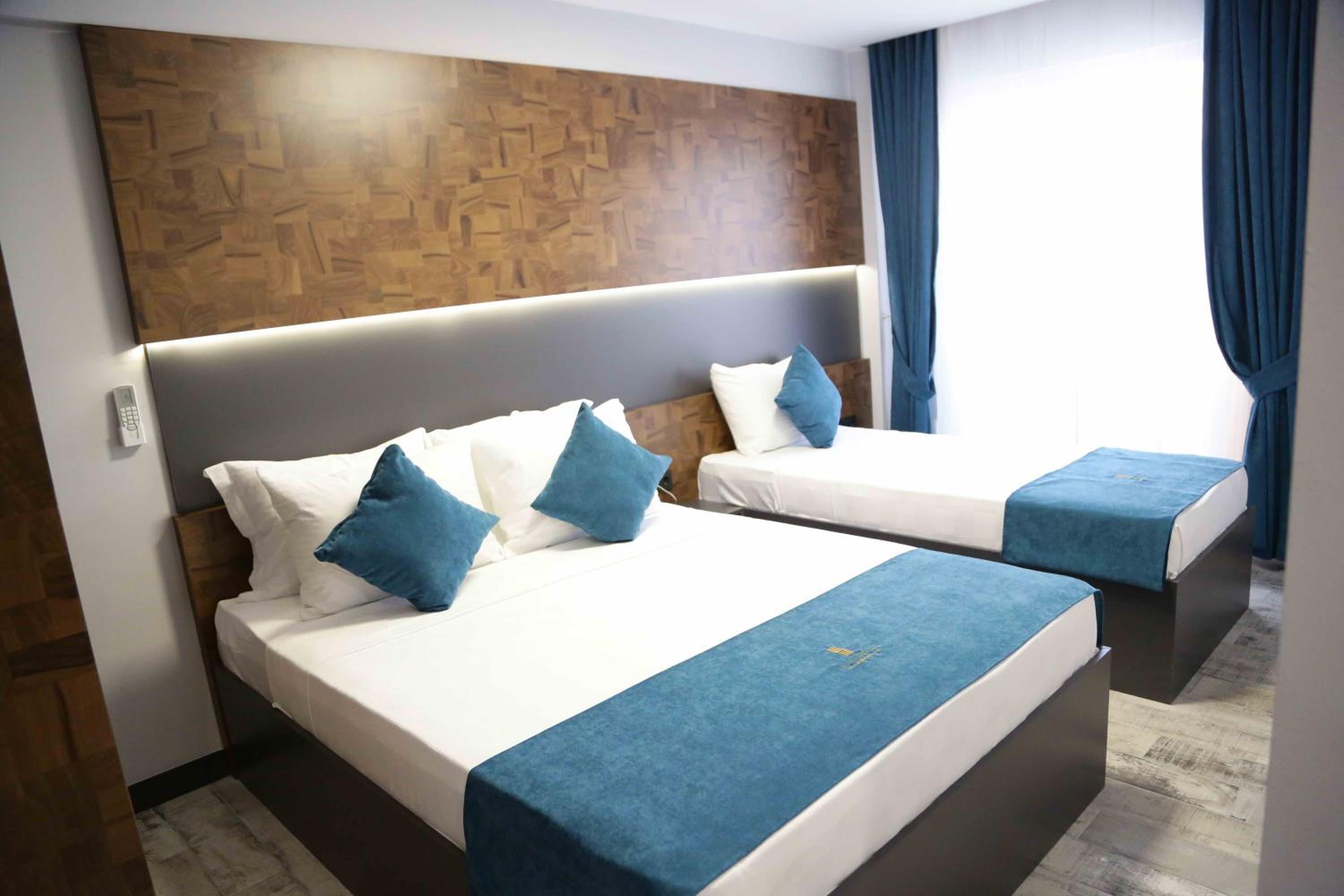 Suite with Mountain View - Photo 4