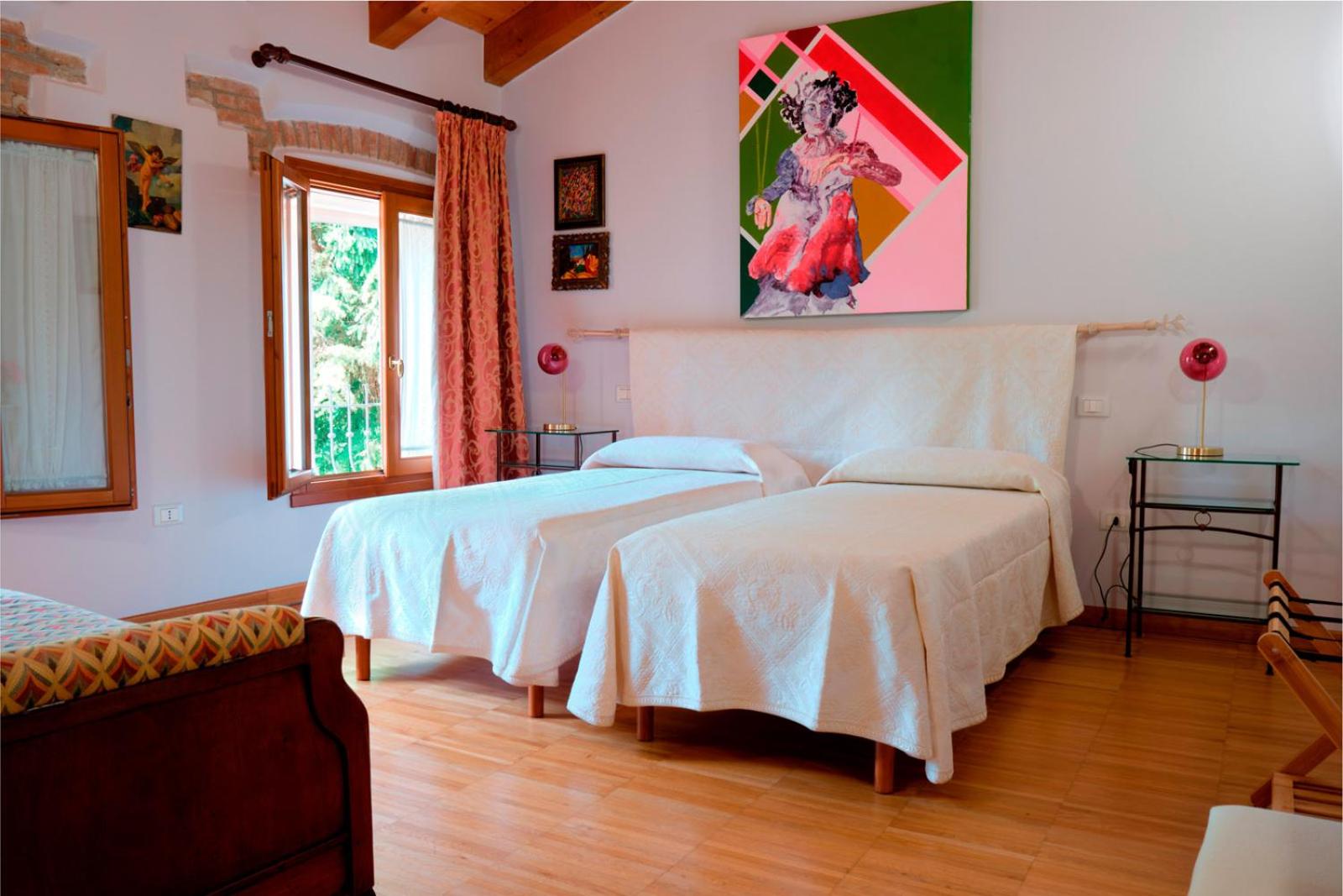 Large Double or Twin Room photo 1