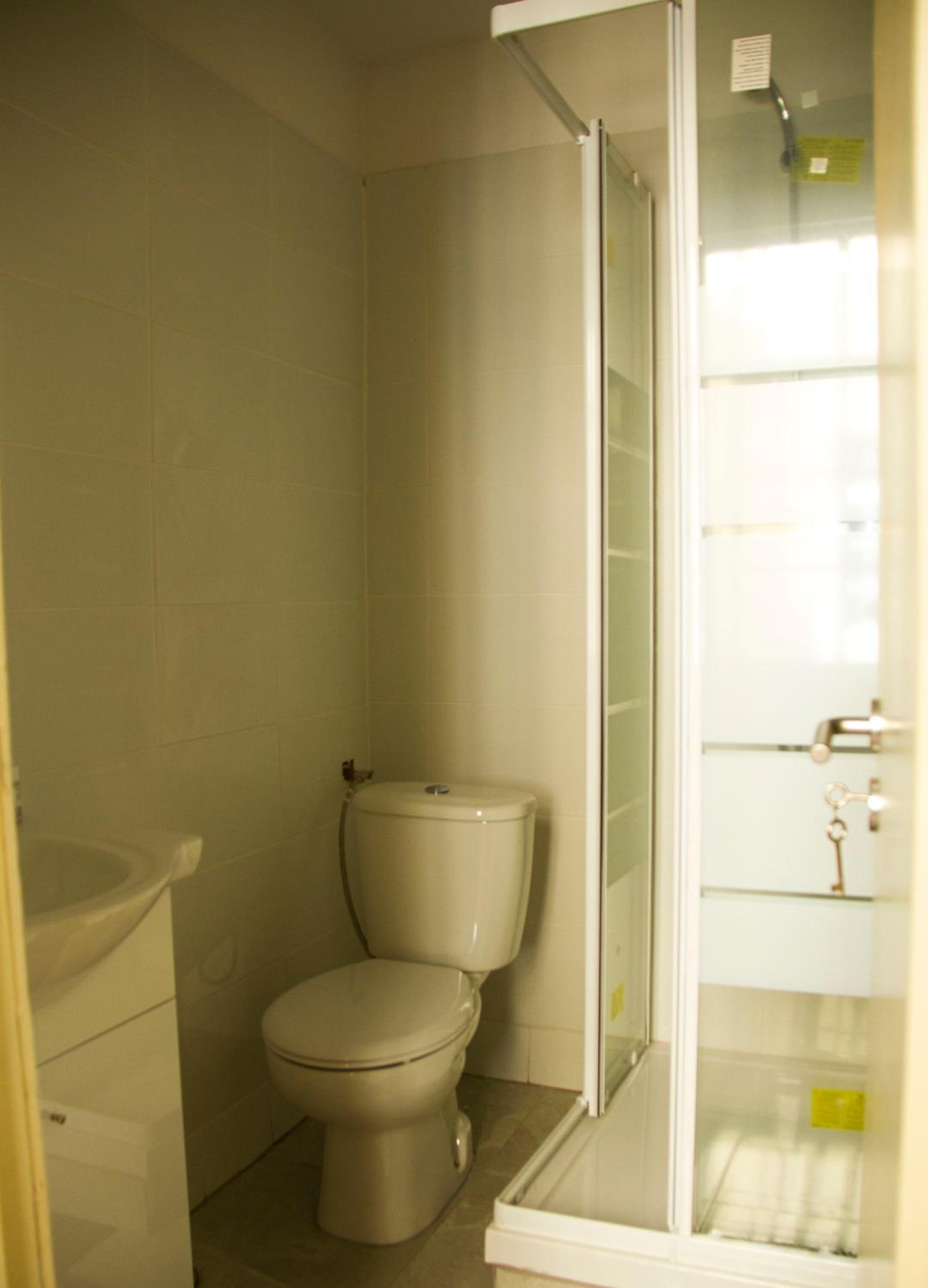 Double Room with Private Bathroom - Photo 6