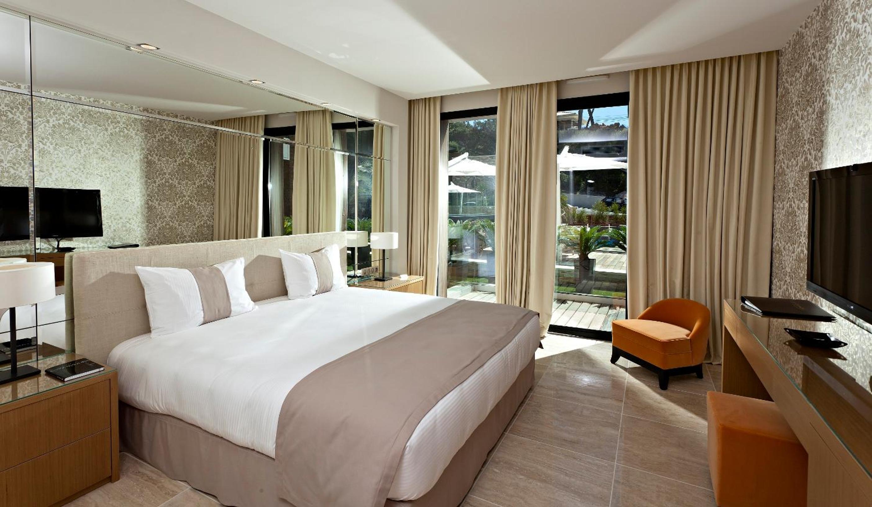 Superior Double Room with Pool View photo 3