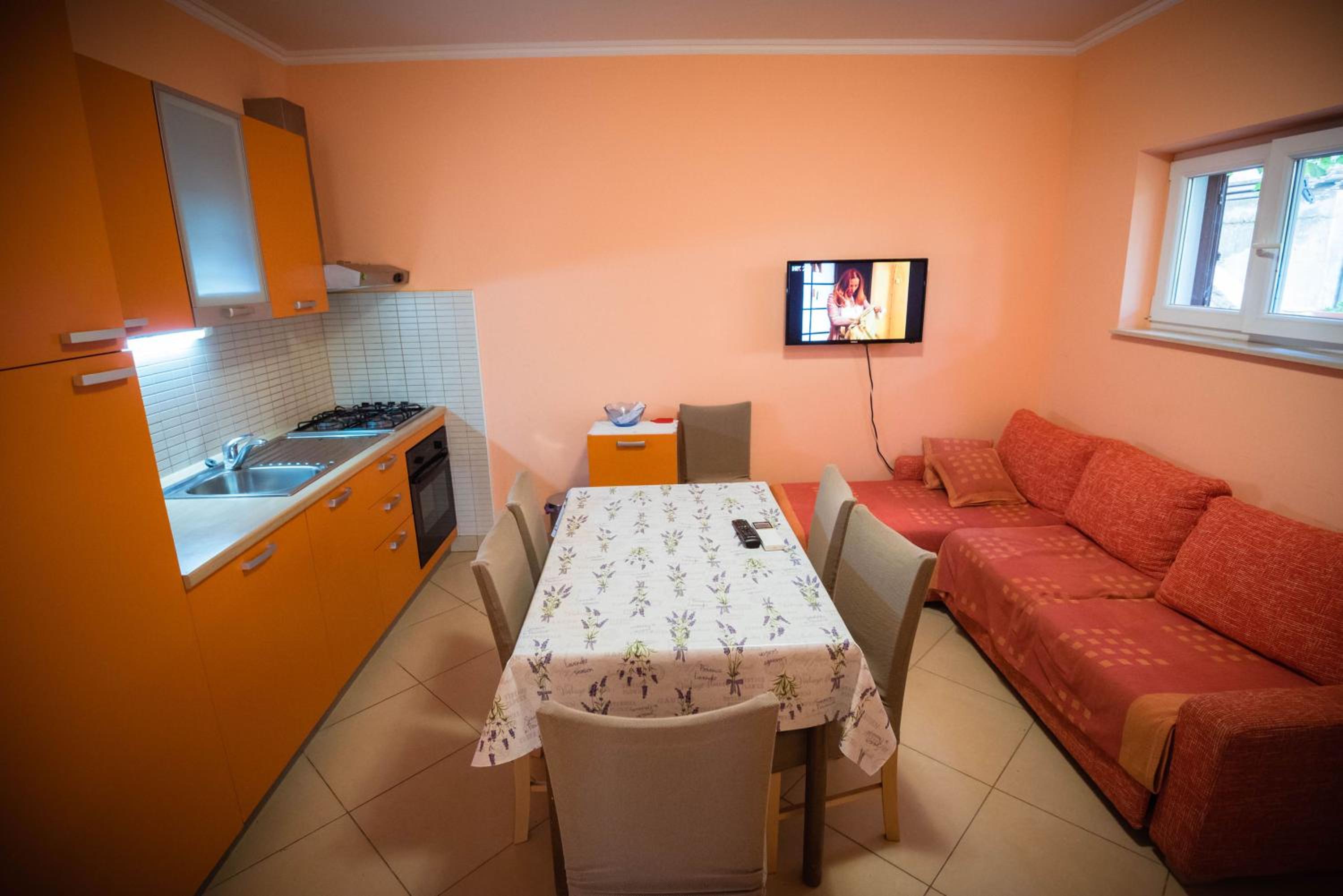 Apartment - Ground Floor photo 3
