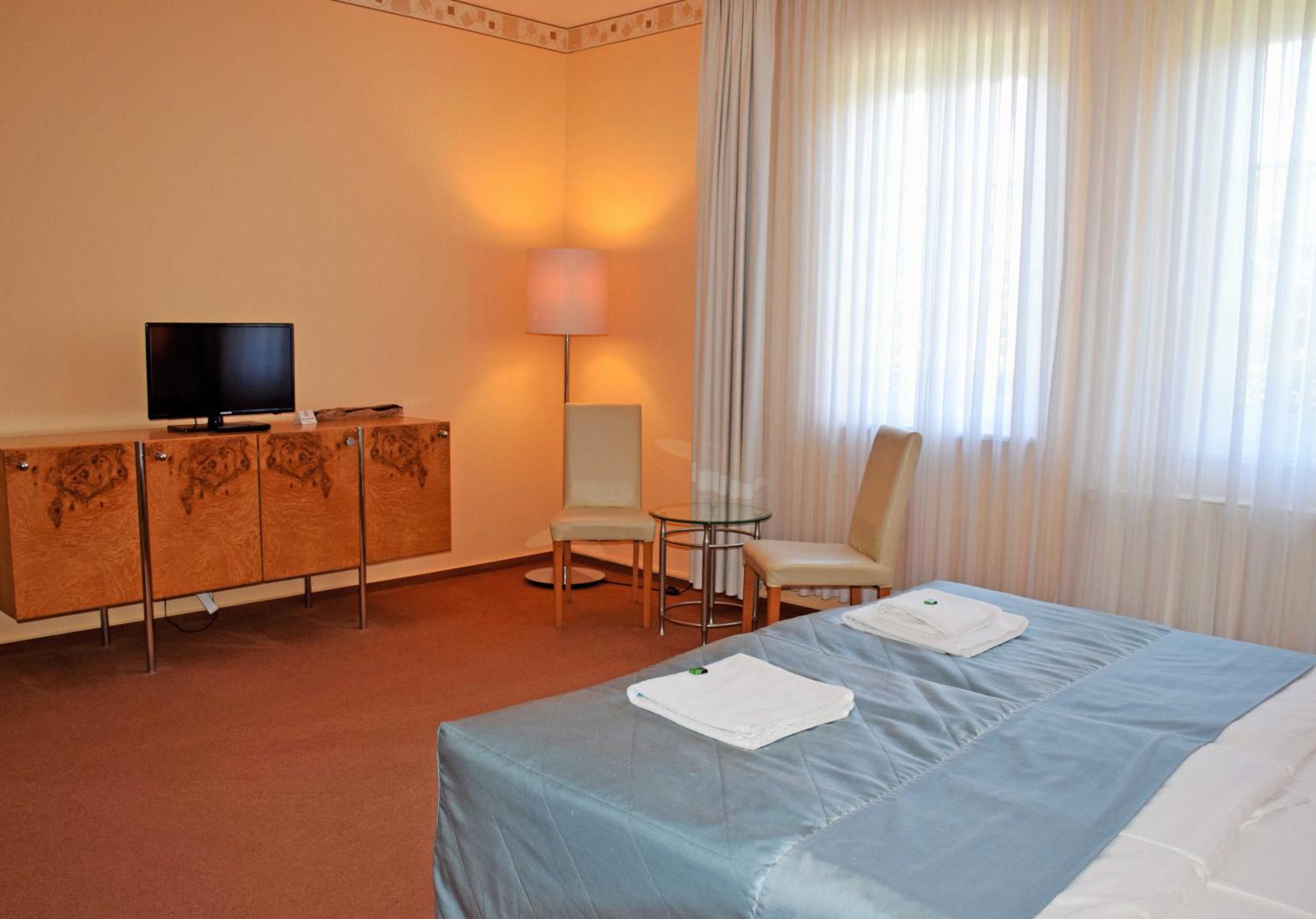 Small Double or Twin Room photo 3