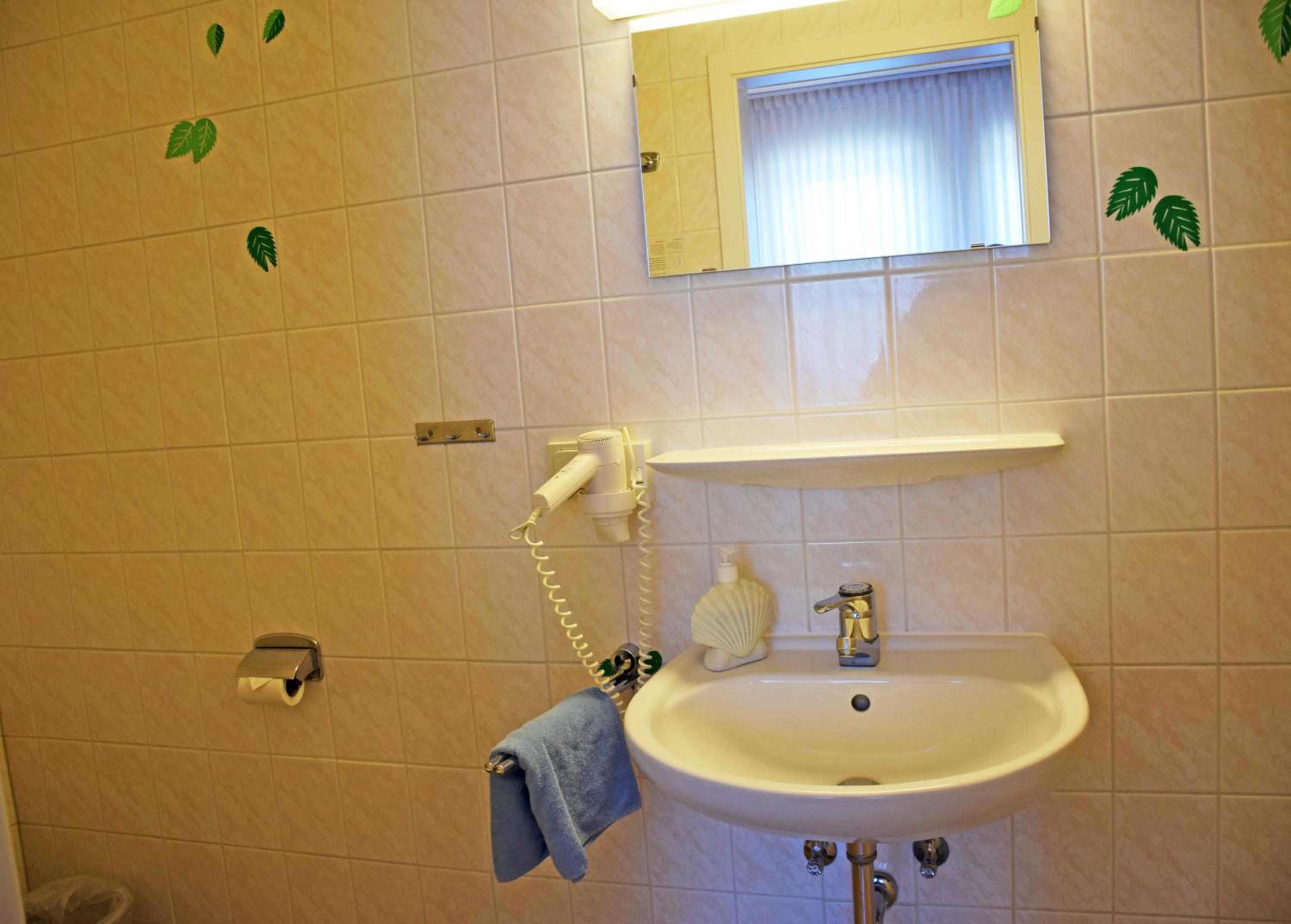 Double Room with Bathroom photo 2