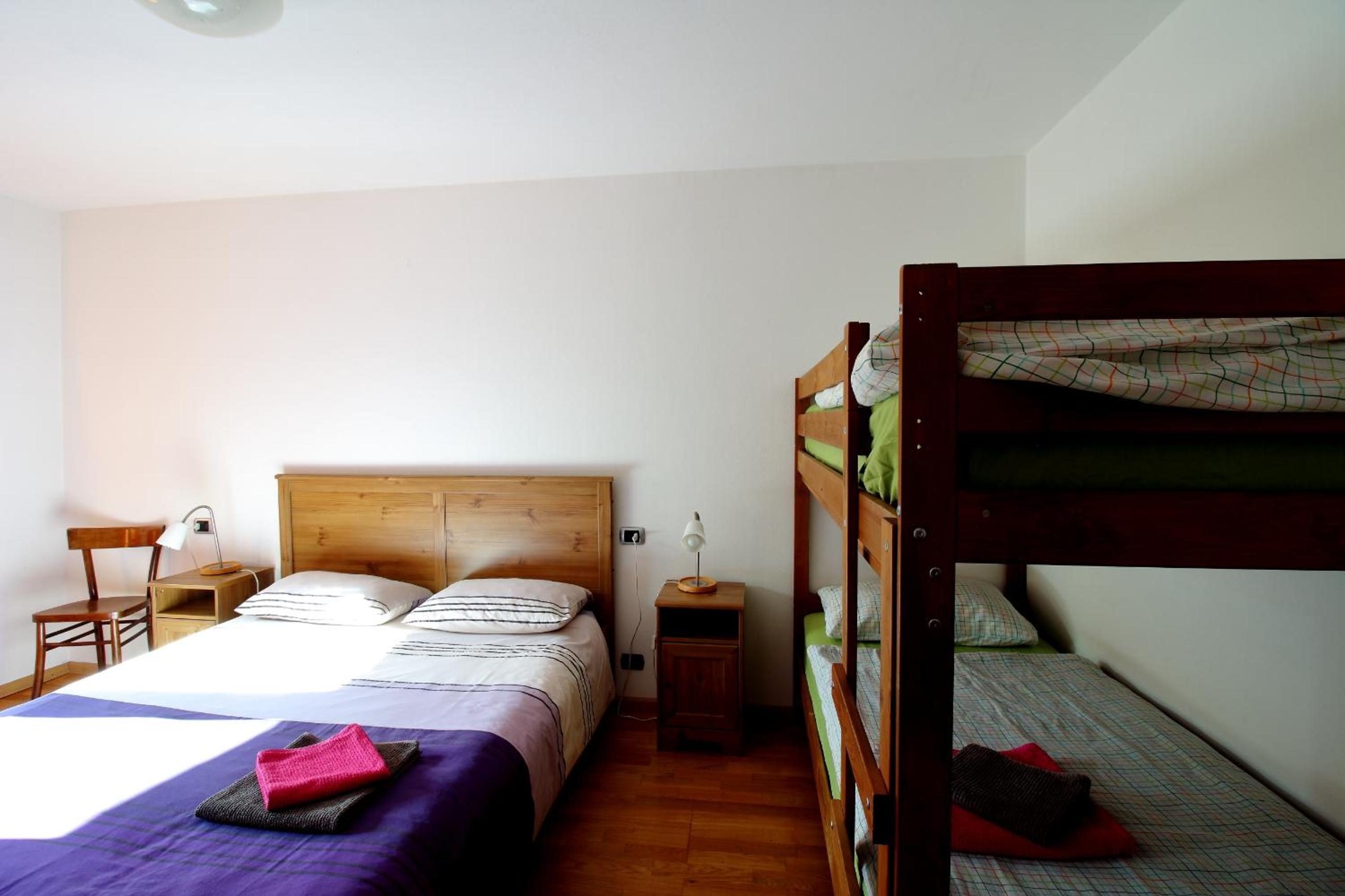 Quadruple Room with Private Bathroom photo 1