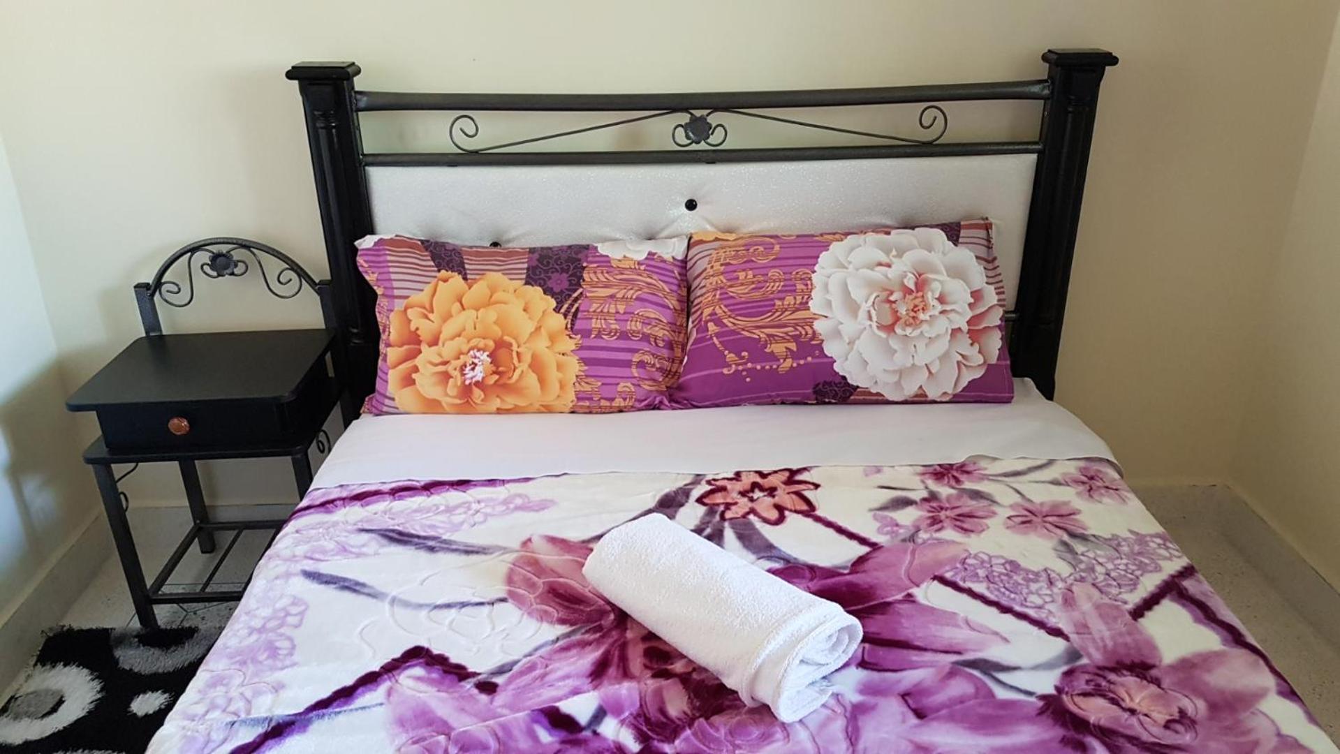 Standard Double Room with Shared Bathroom photo 2